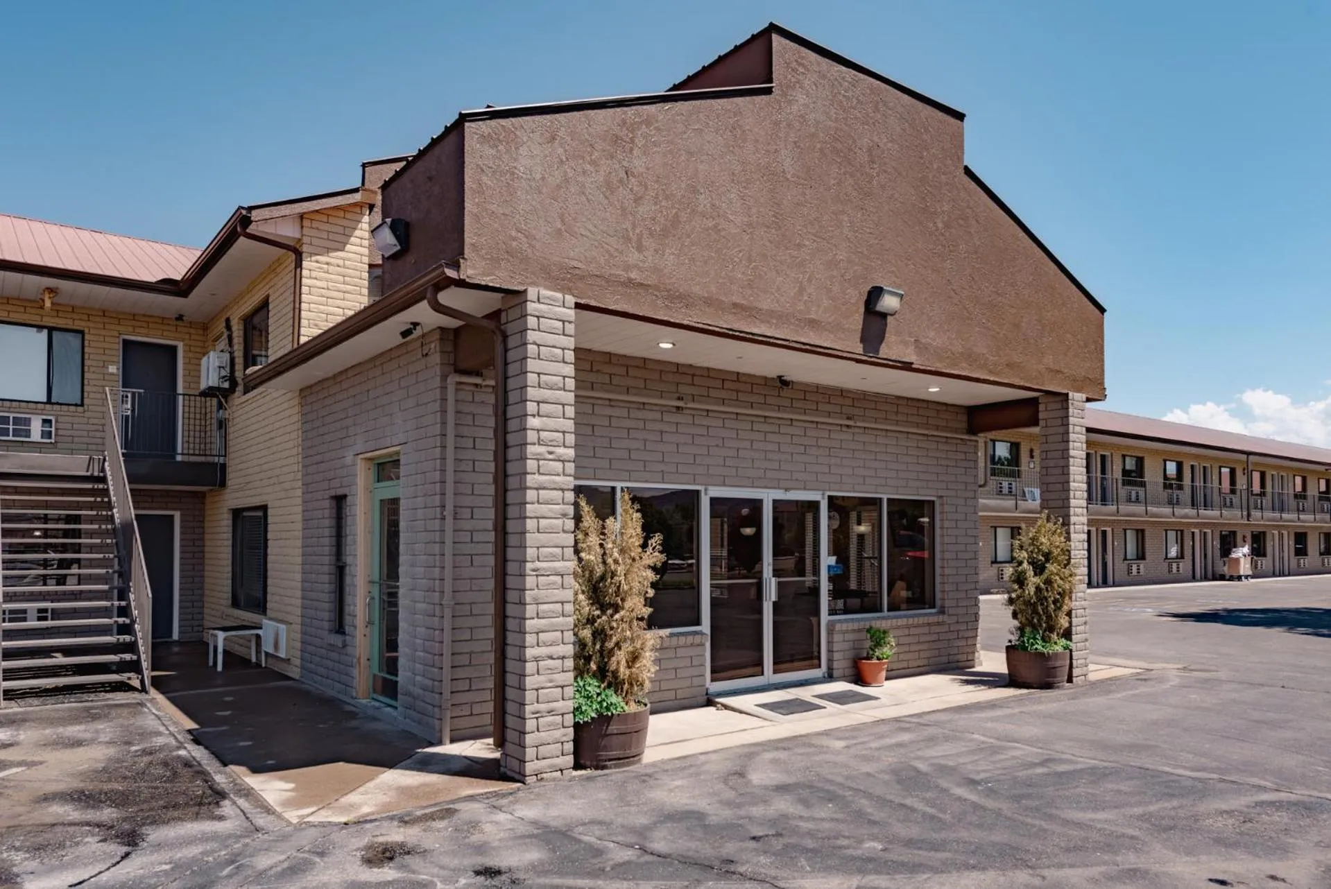 Property building in Econo Lodge Cortez near Mesa Verde