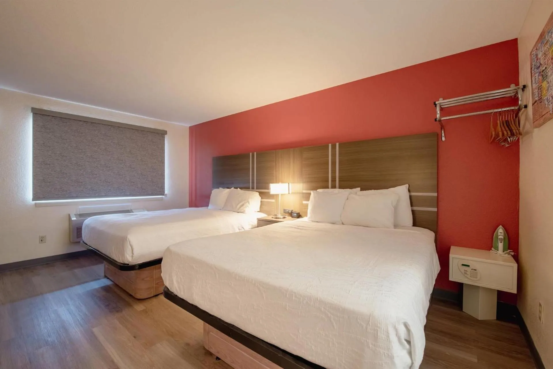 Bedroom, Bed in Econo Lodge Cortez near Mesa Verde