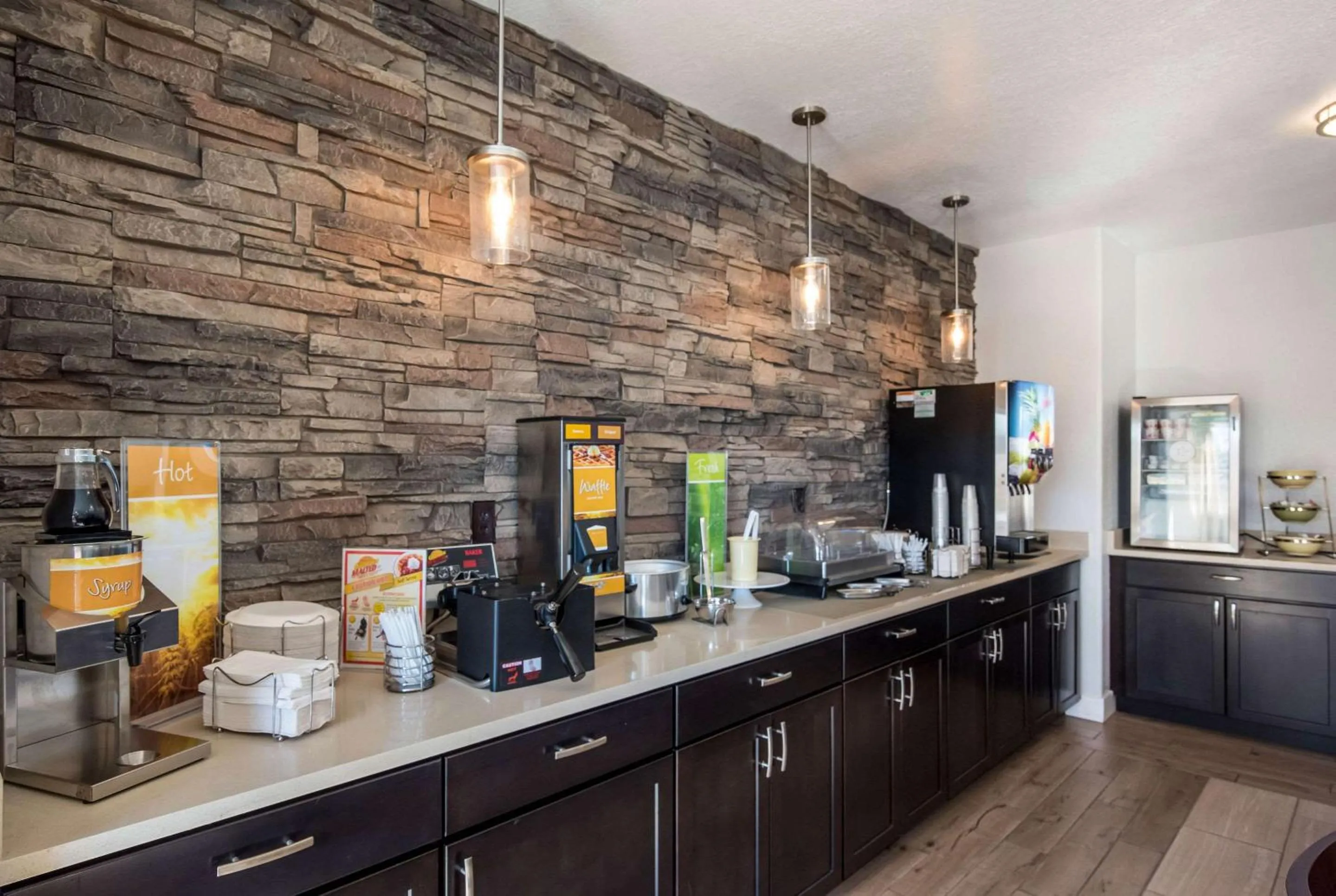 Restaurant/places to eat in Quality Inn & Suites Pueblo West