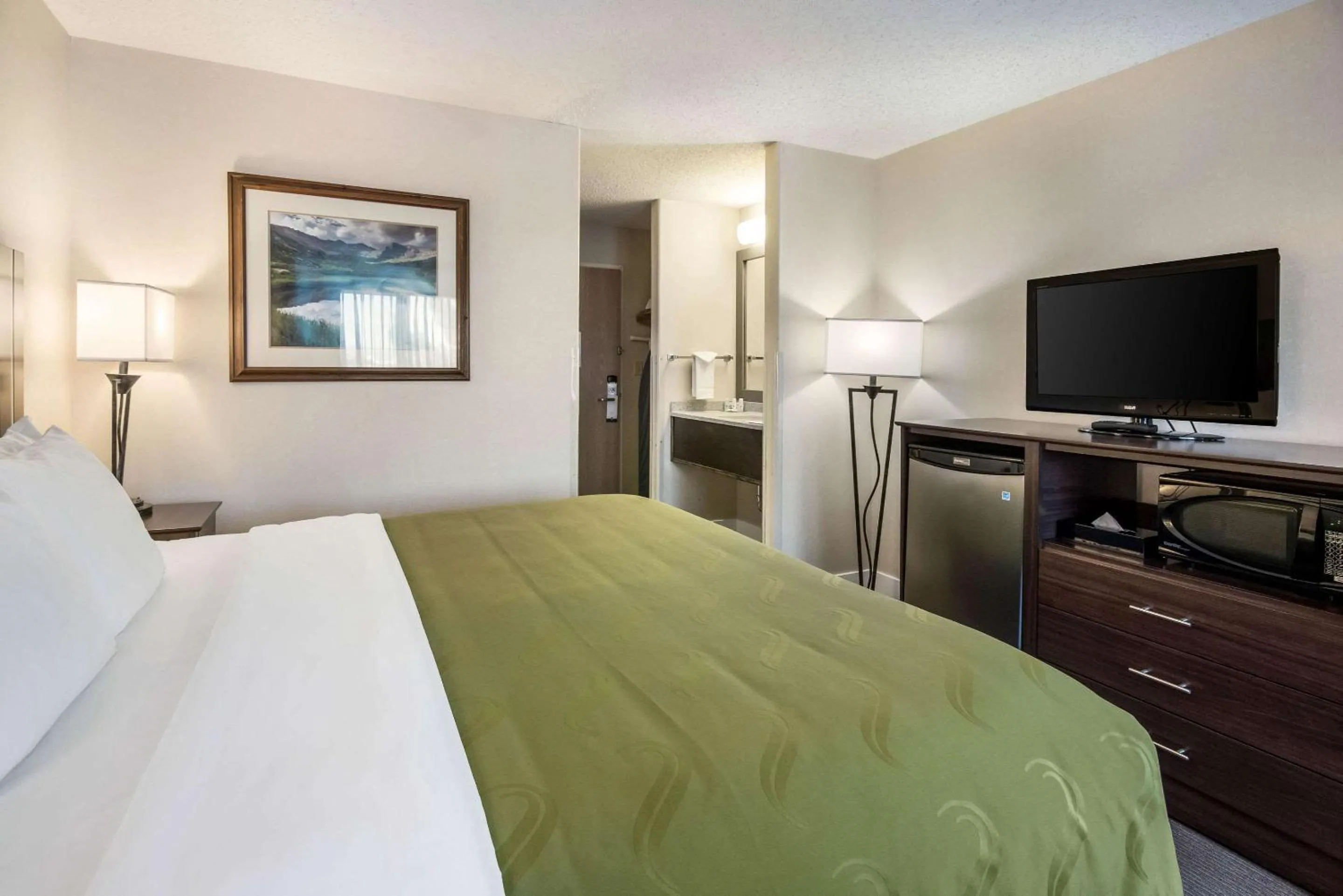 Photo of the whole room, Bed in Quality Inn & Suites Pueblo West