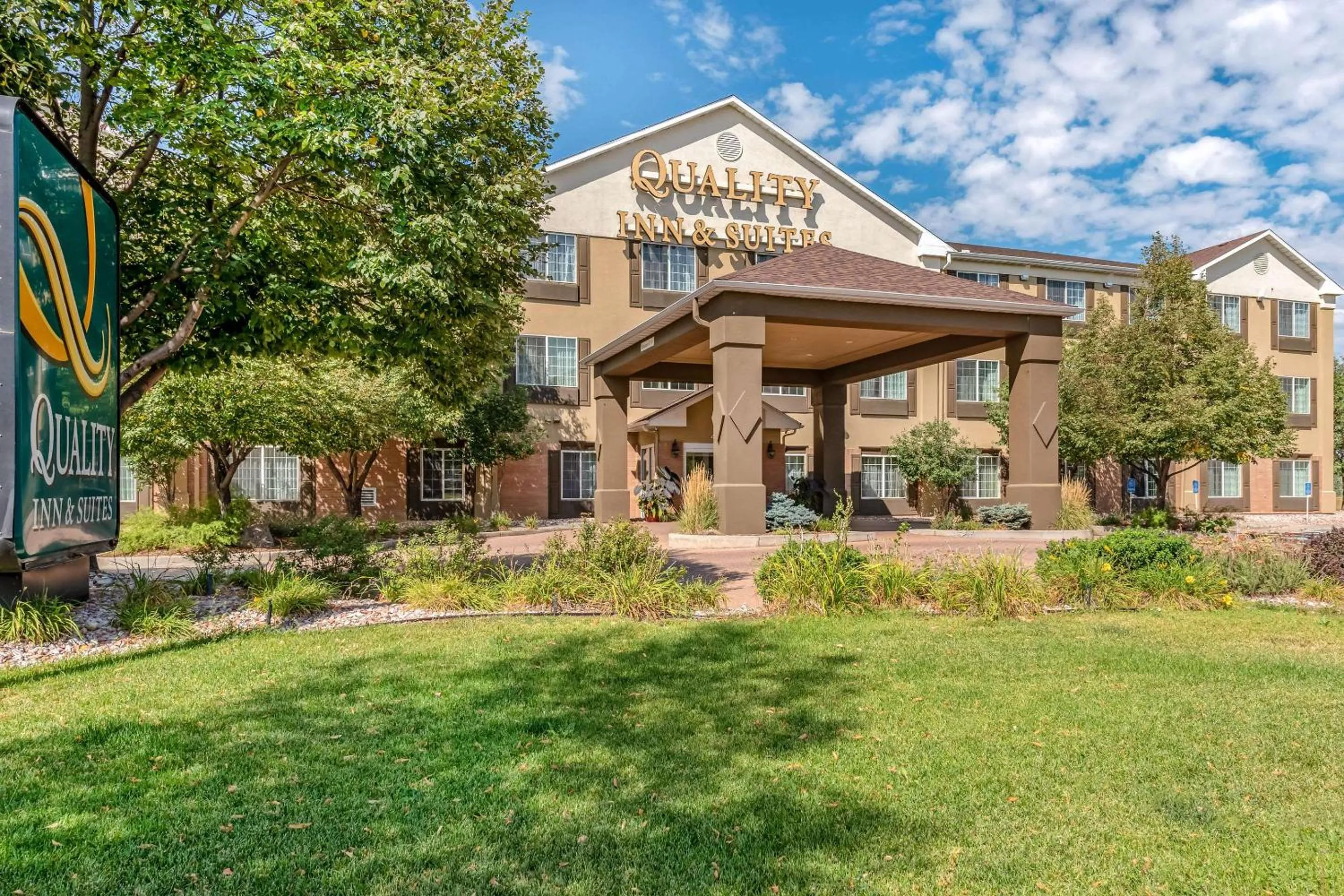 Property building in Quality Inn & Suites University Fort Collins