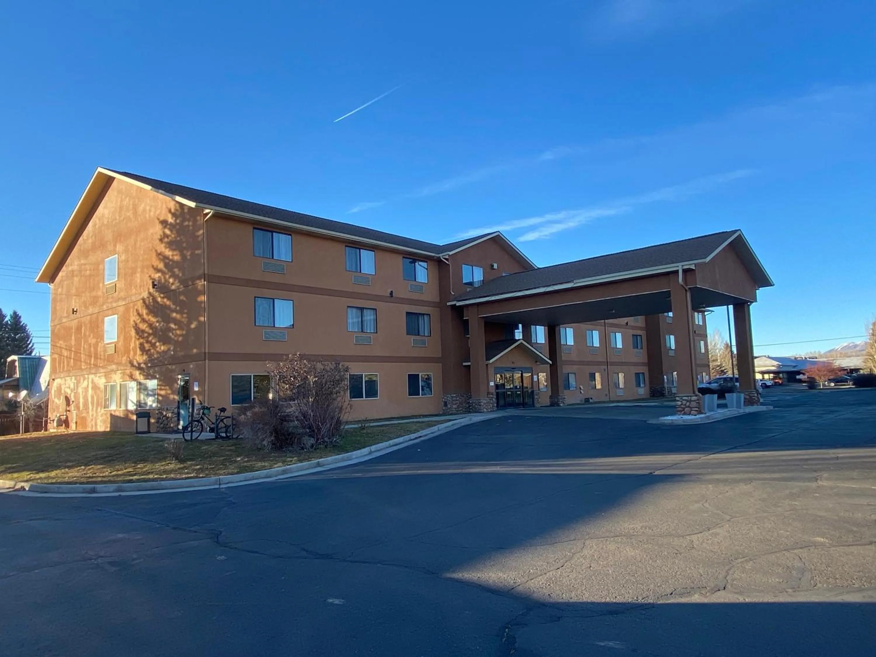 Property building in Comfort Inn & Suites Gunnison-Crested Butte