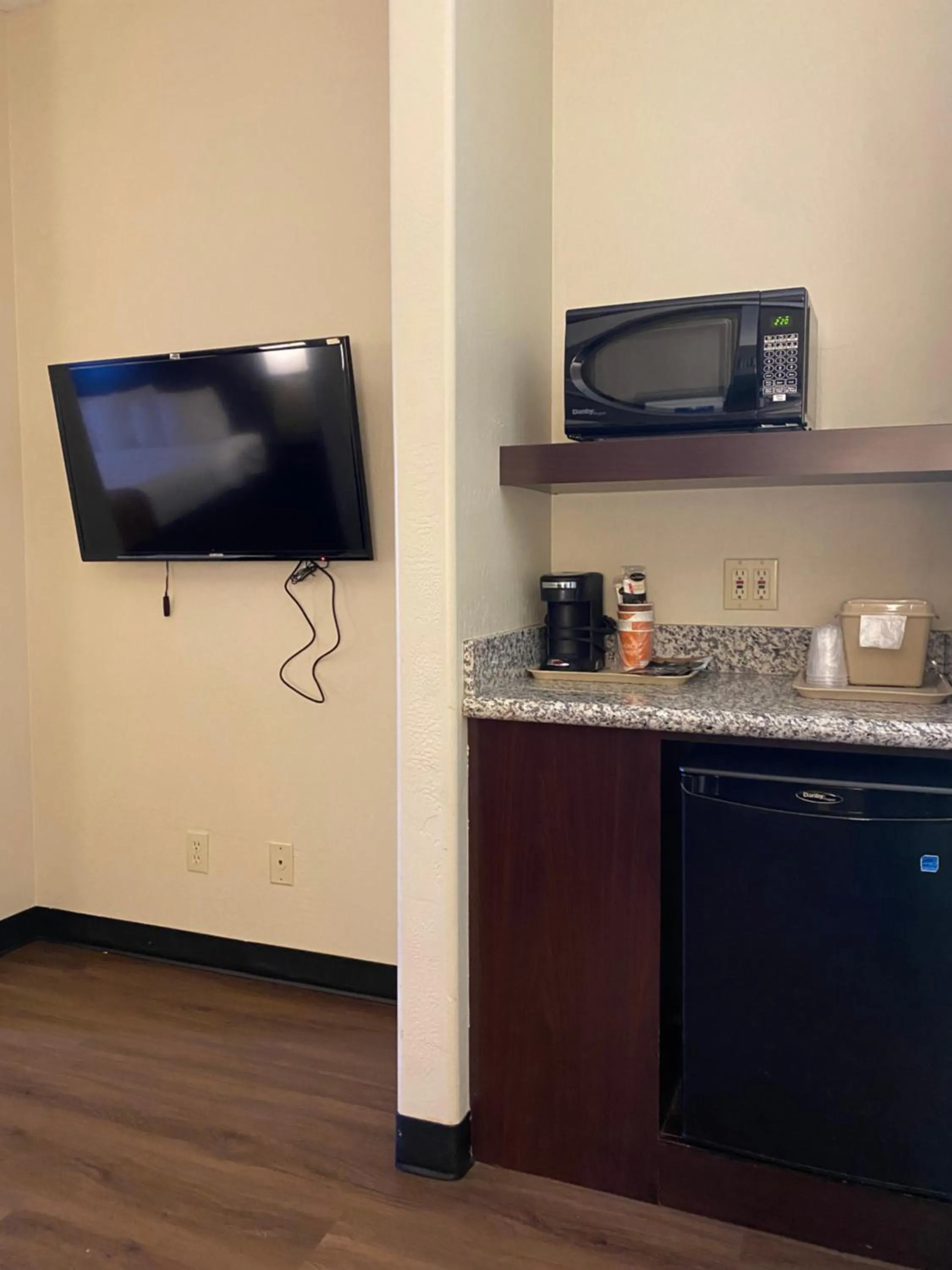 TV and multimedia in Comfort Inn & Suites Gunnison-Crested Butte