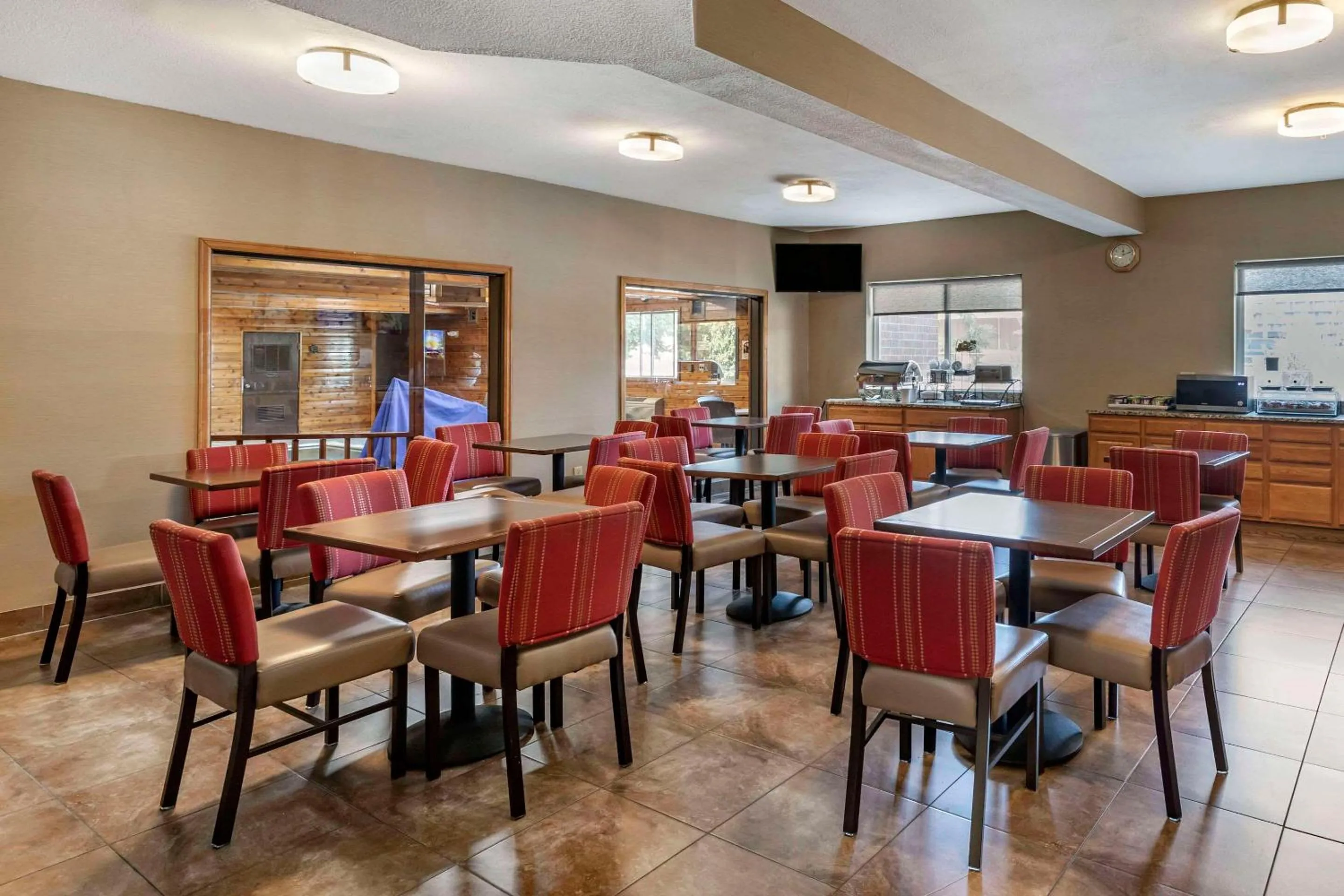 Breakfast in Comfort Inn Denver West Arvada Station