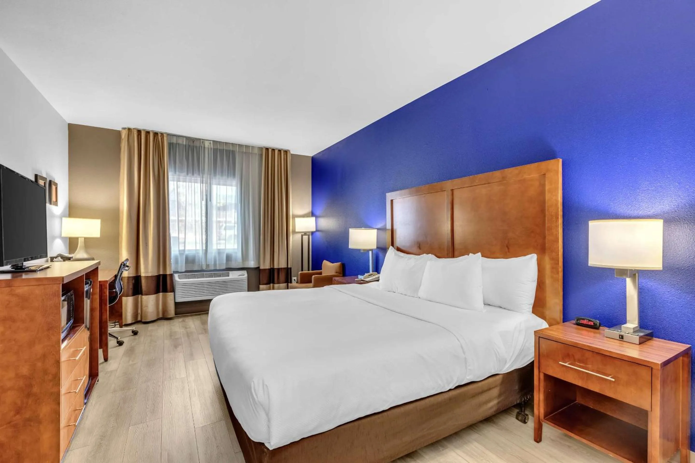 Bedroom in Comfort Inn Denver West Arvada Station