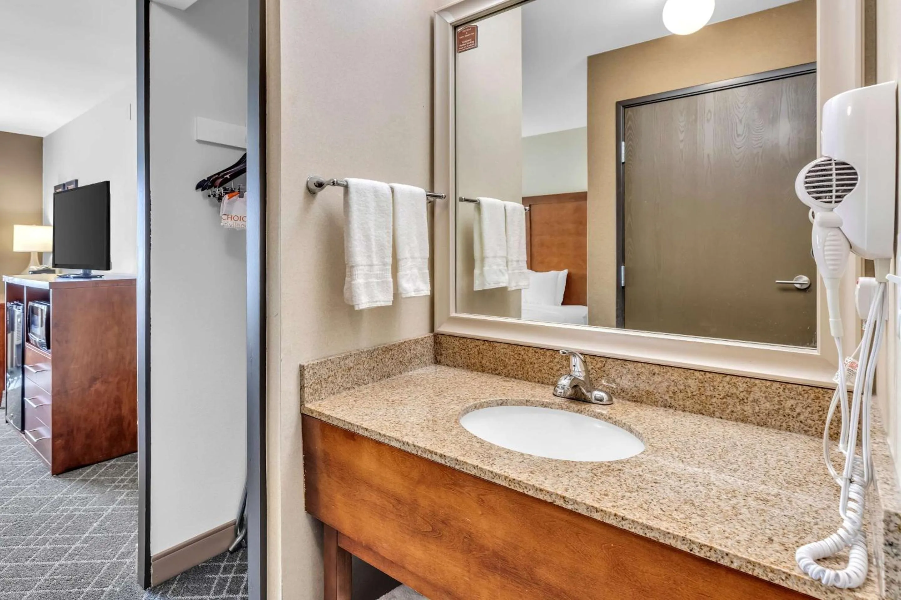 Bedroom in Comfort Inn Denver West Arvada Station