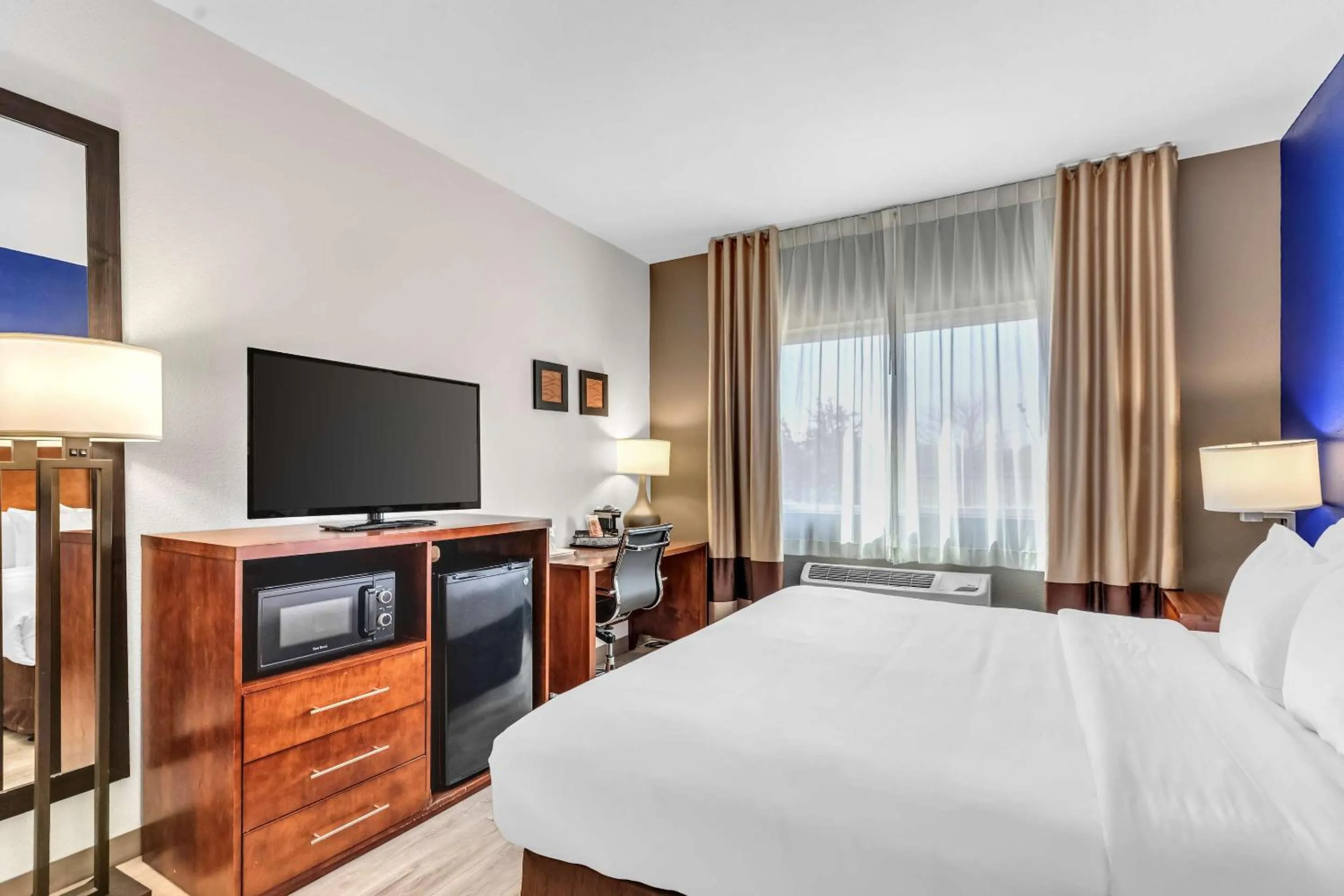 Bedroom in Comfort Inn Denver West Arvada Station