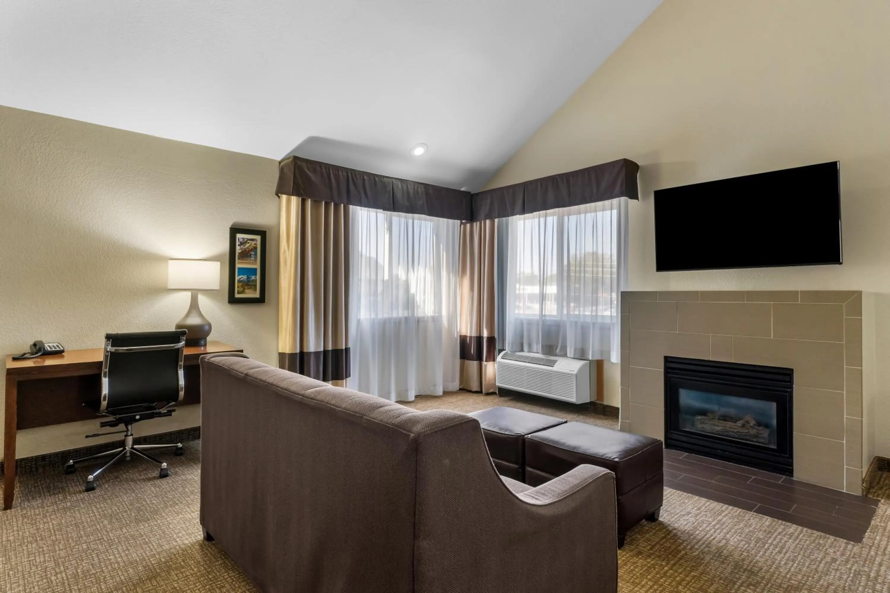 Seating area in Comfort Inn & Suites Greeley