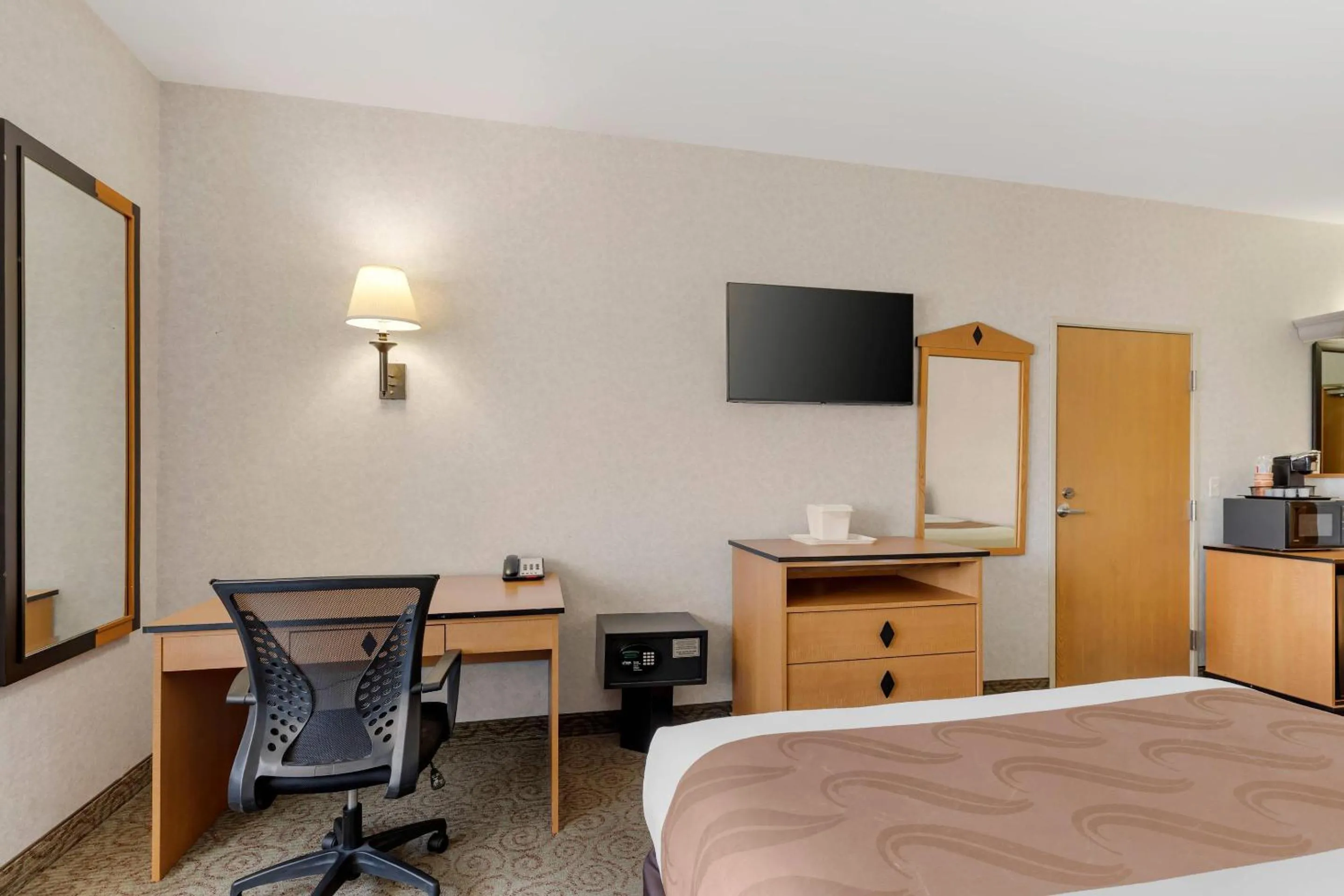 Bedroom, Bed in Quality Inn & Suites Denver Airport - Gateway Park