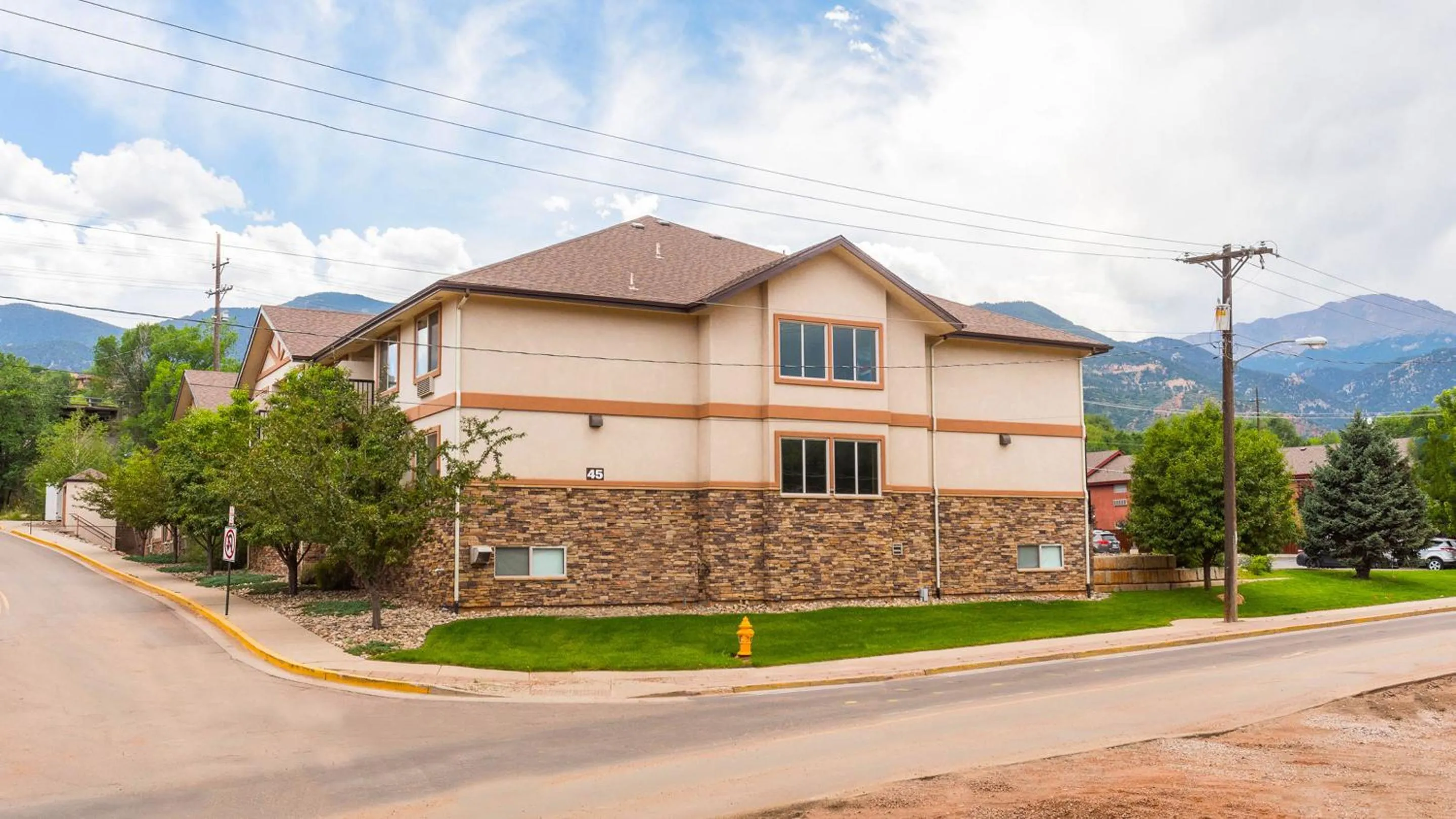 Property building in Magnuson Grand Pikes Peak