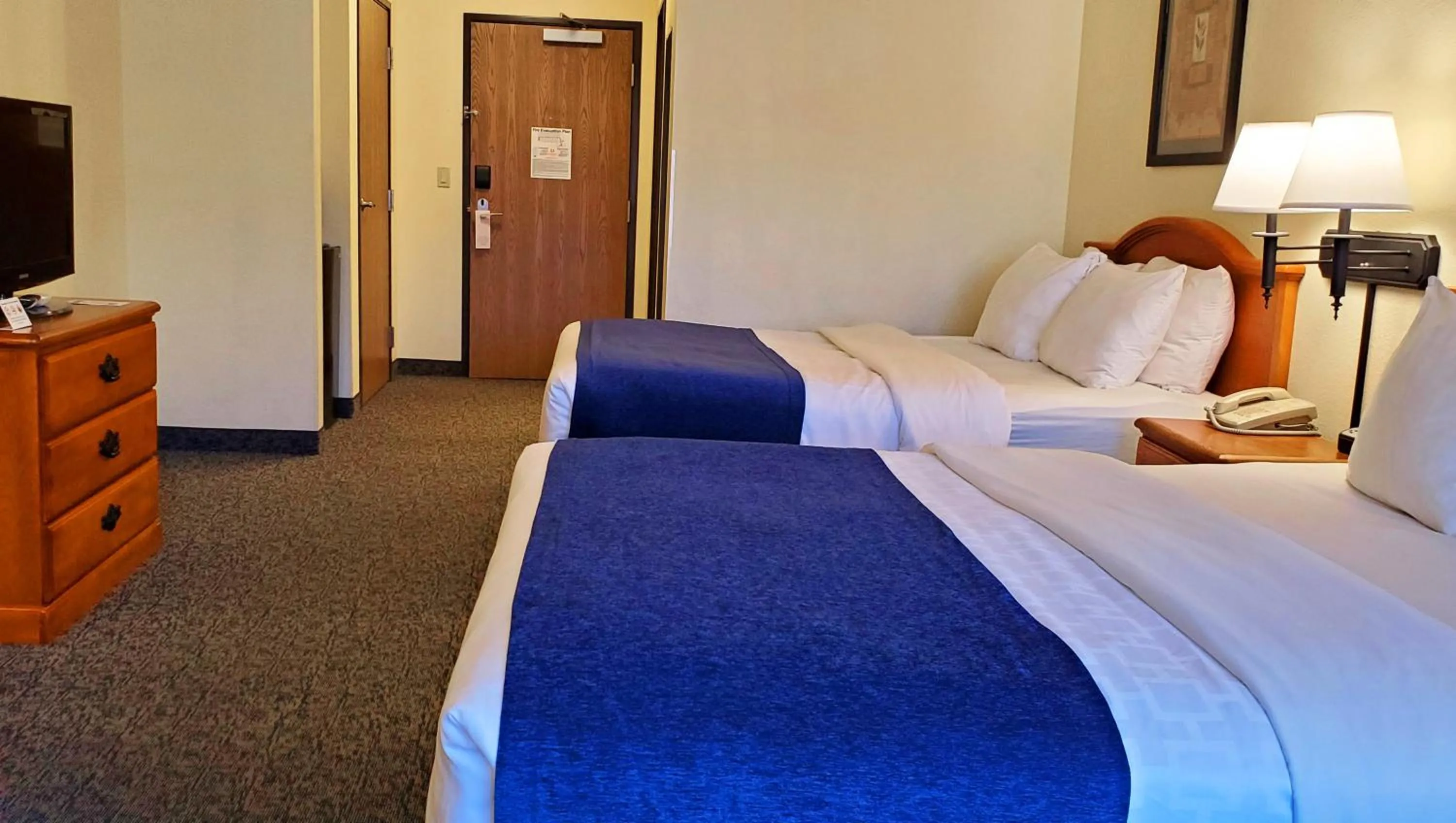 Bed in Magnuson Grand Pikes Peak