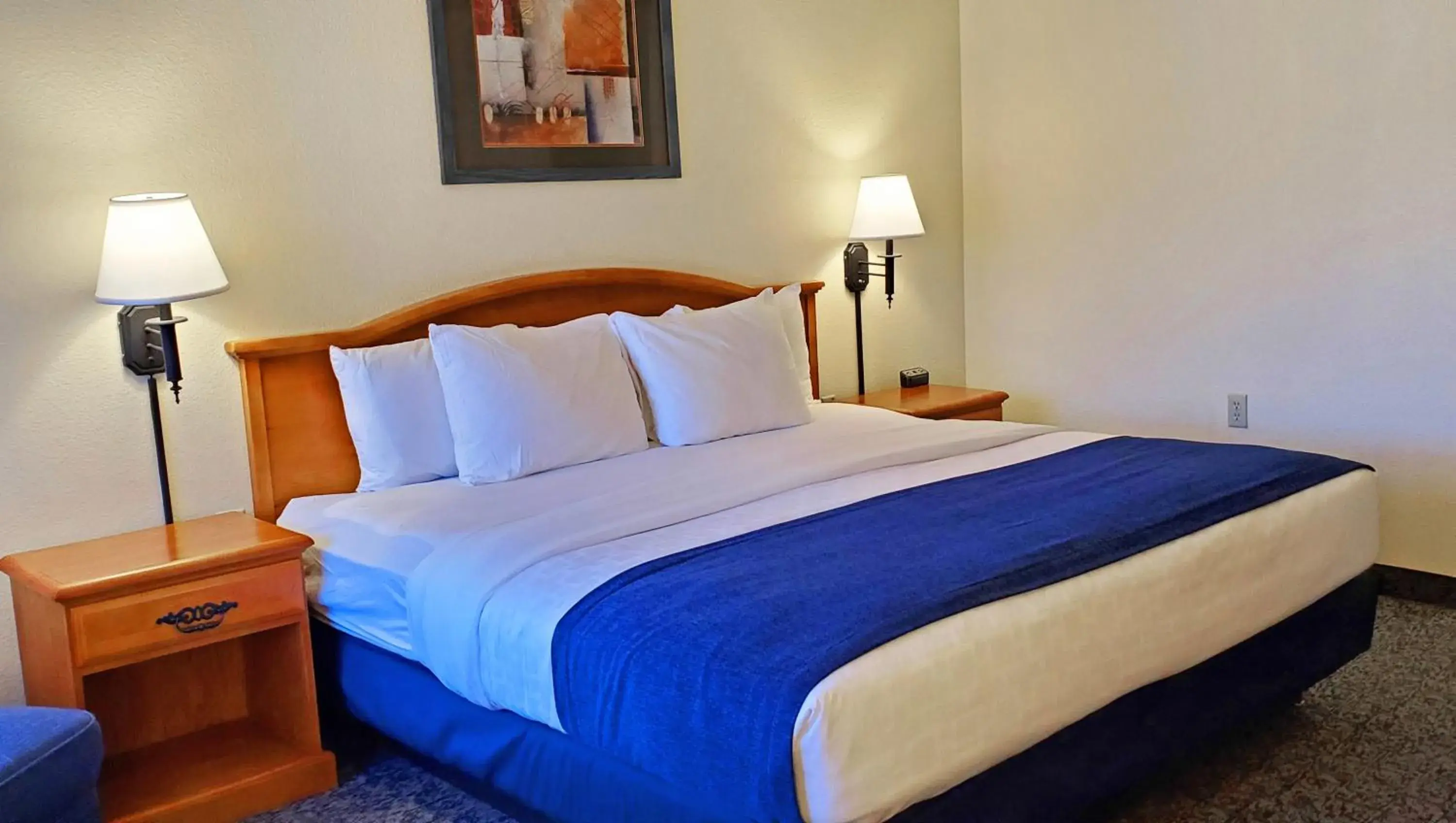 King Suite - Non-Smoking in Magnuson Grand Pikes Peak King Suite - Non-Smoking in Magnuson Grand Pikes Peak