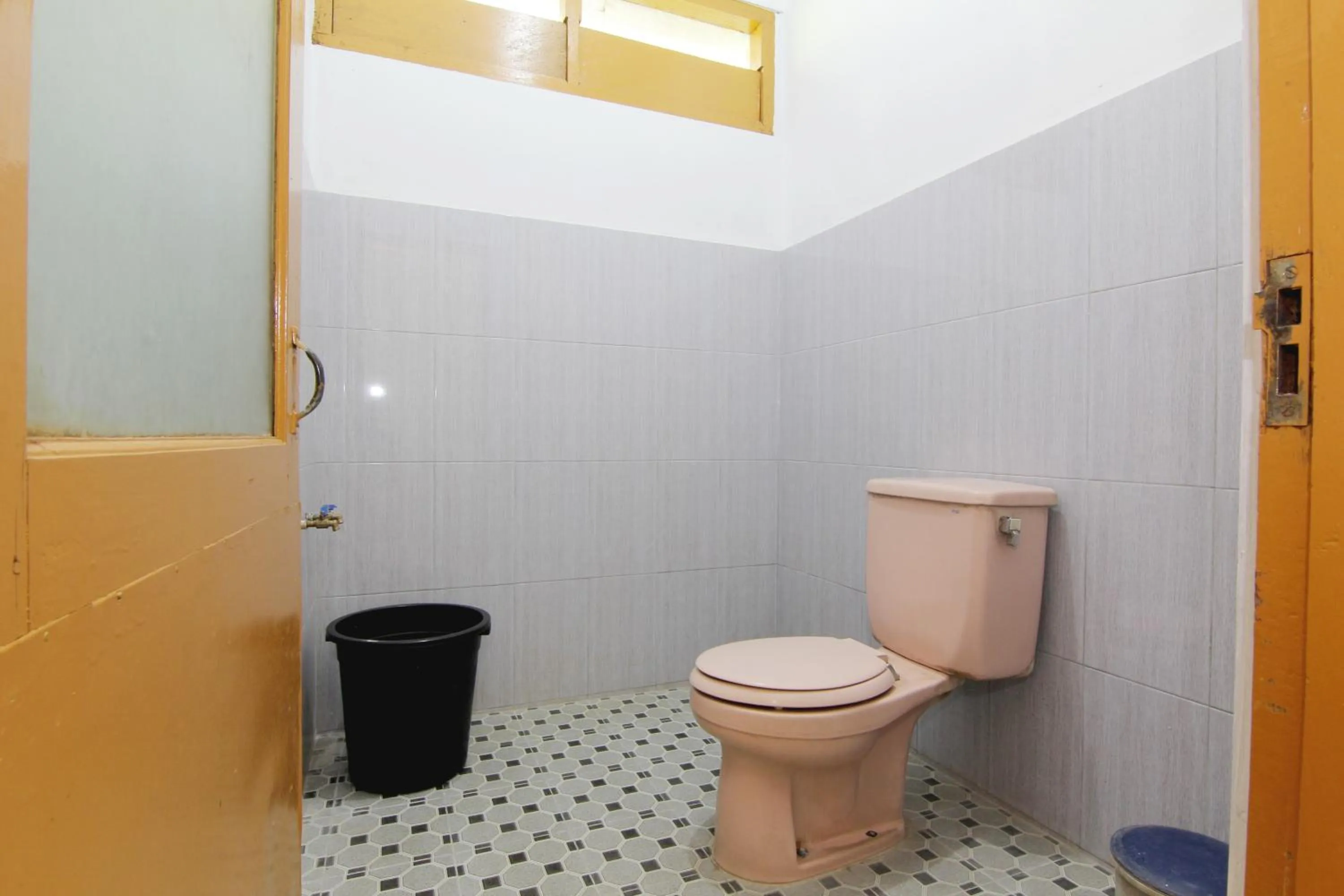 Toilet in Hotel Wijaya 2 Kaliurang