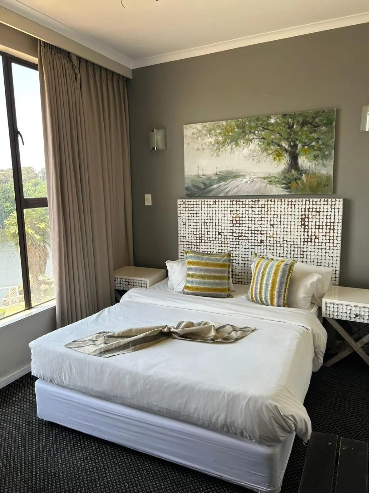 Bedroom, Bed in Riviera on Vaal Resort