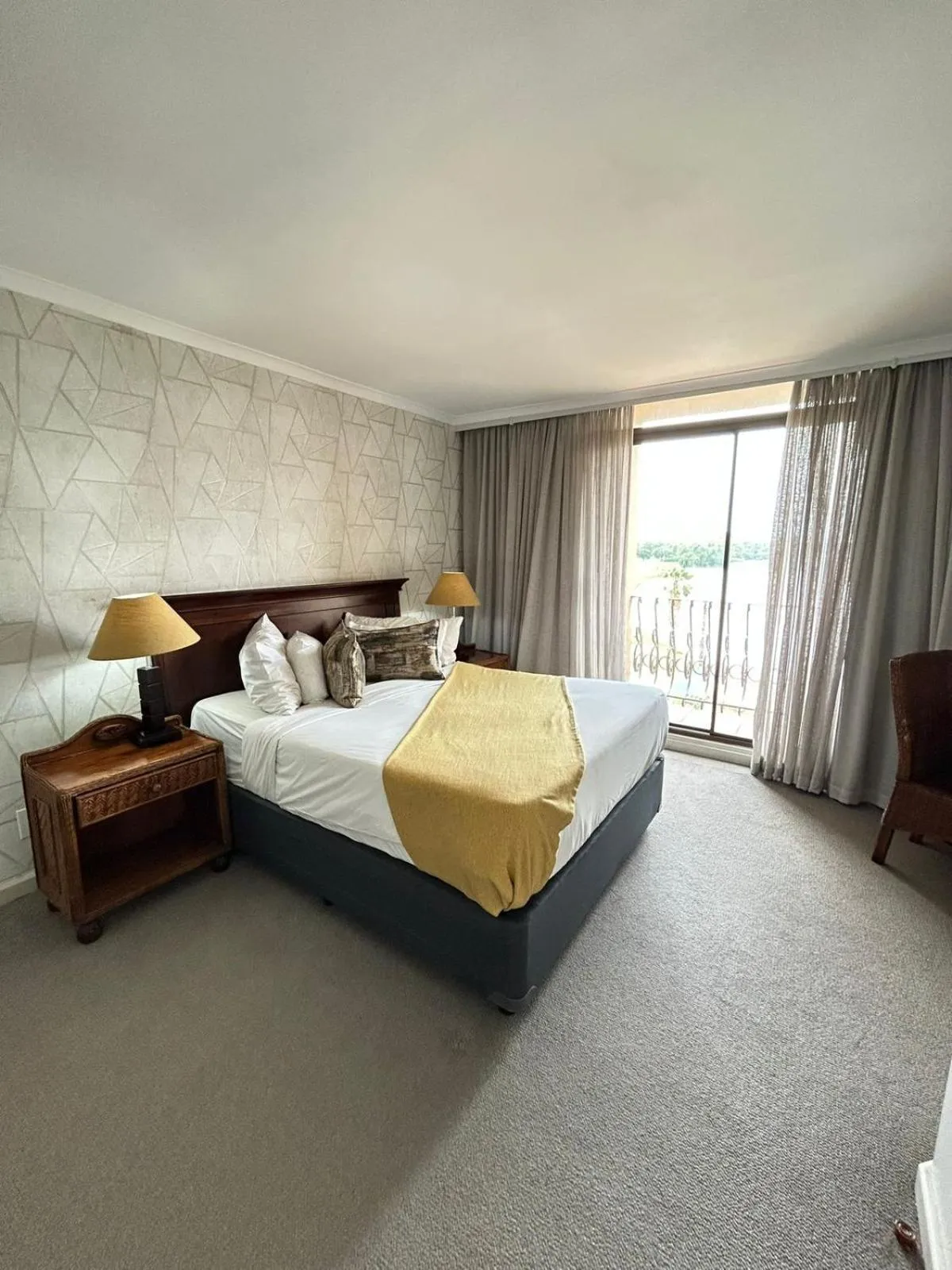 Bedroom, Bed in Riviera on Vaal Resort