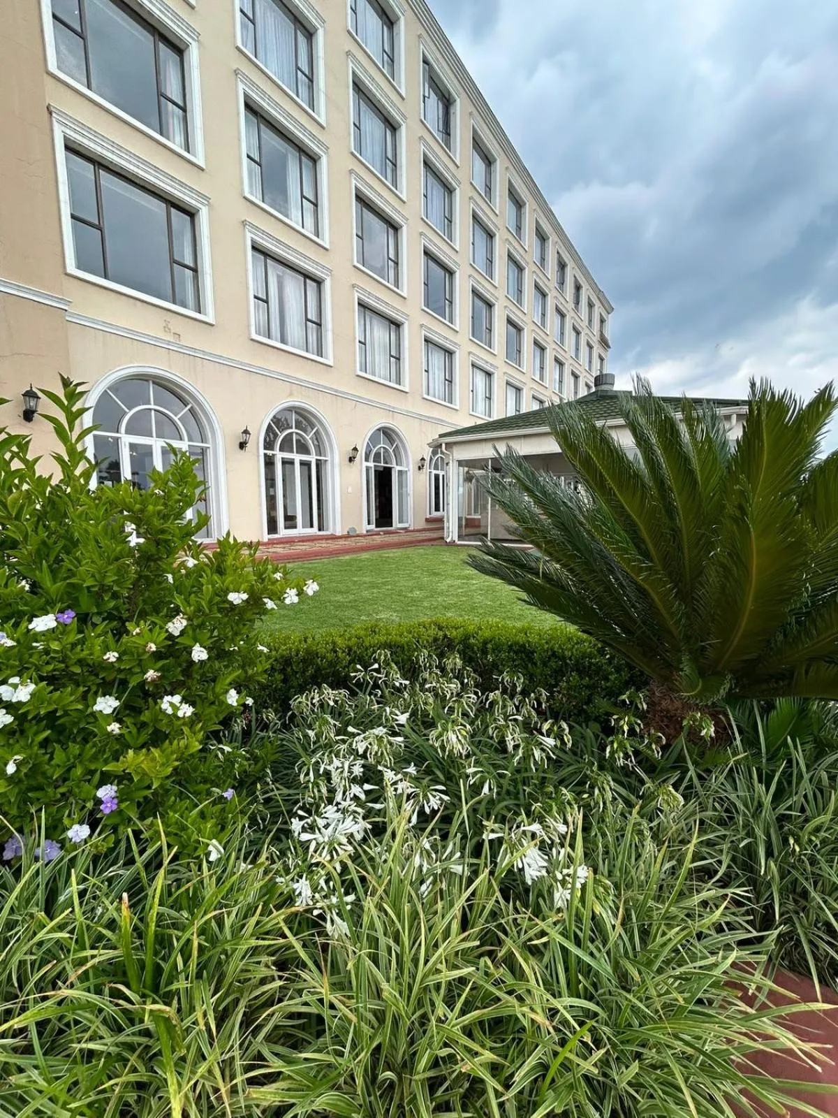 Property building in Riviera on Vaal Resort