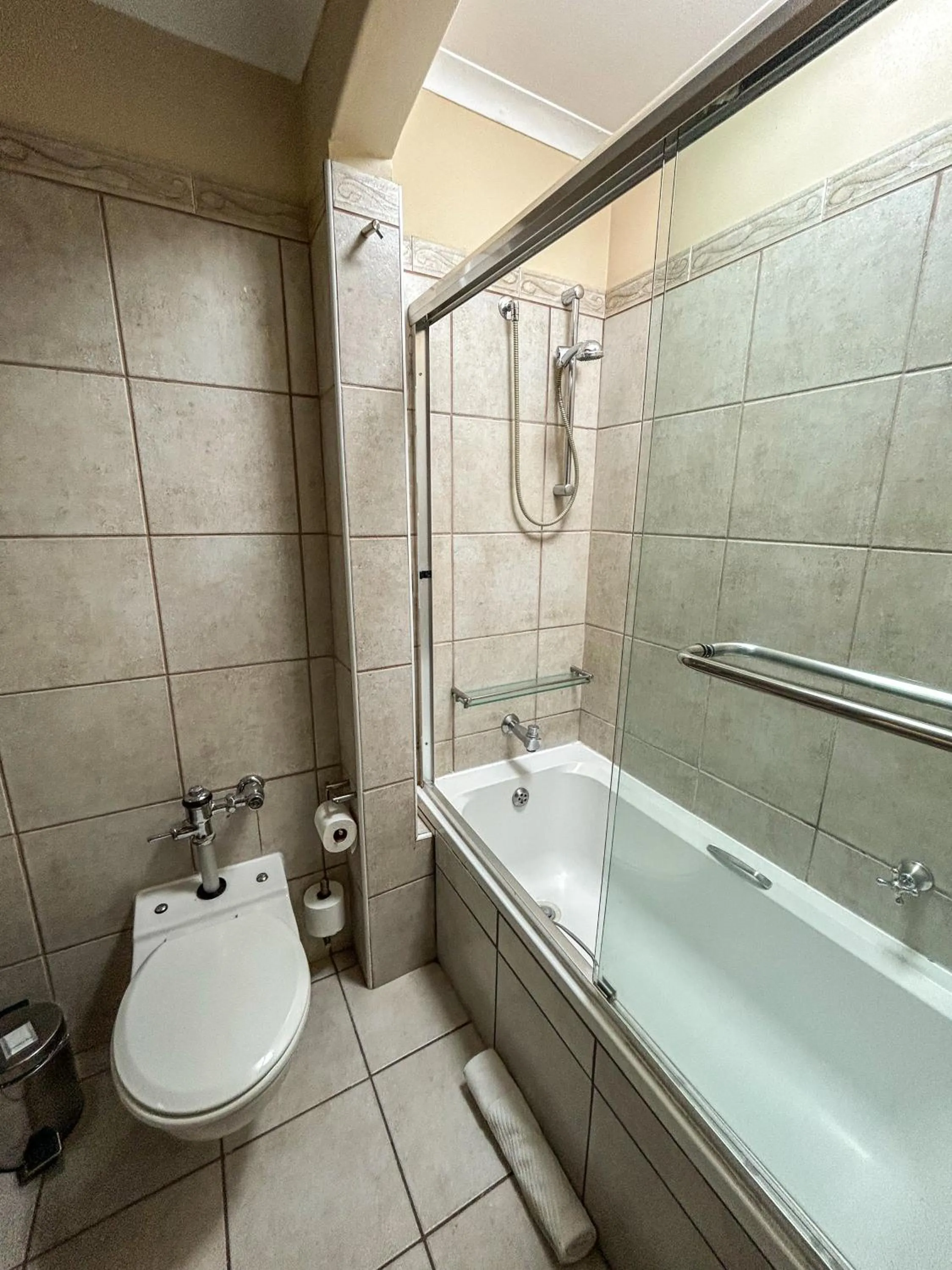 Bathroom in Riviera on Vaal Resort