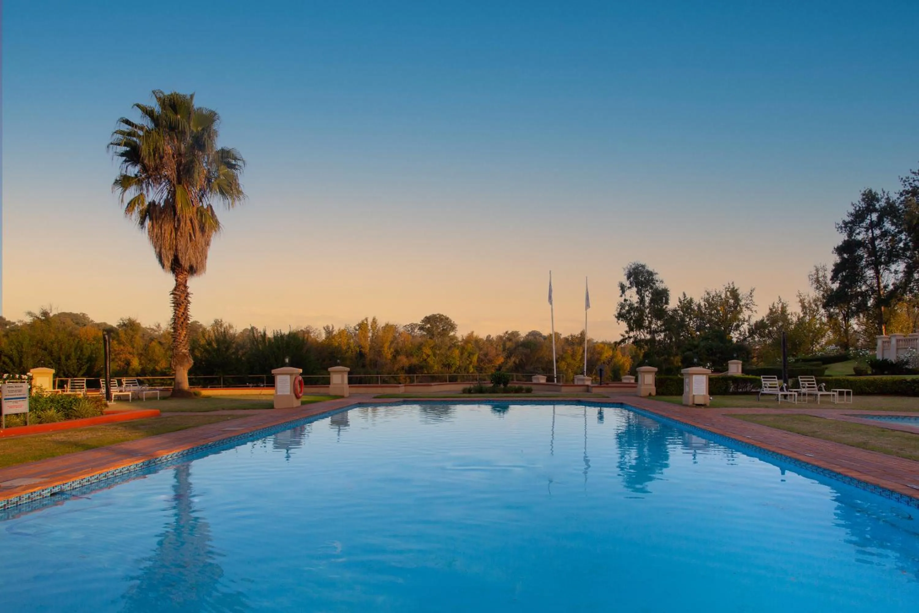 Swimming pool in Riviera on Vaal Resort