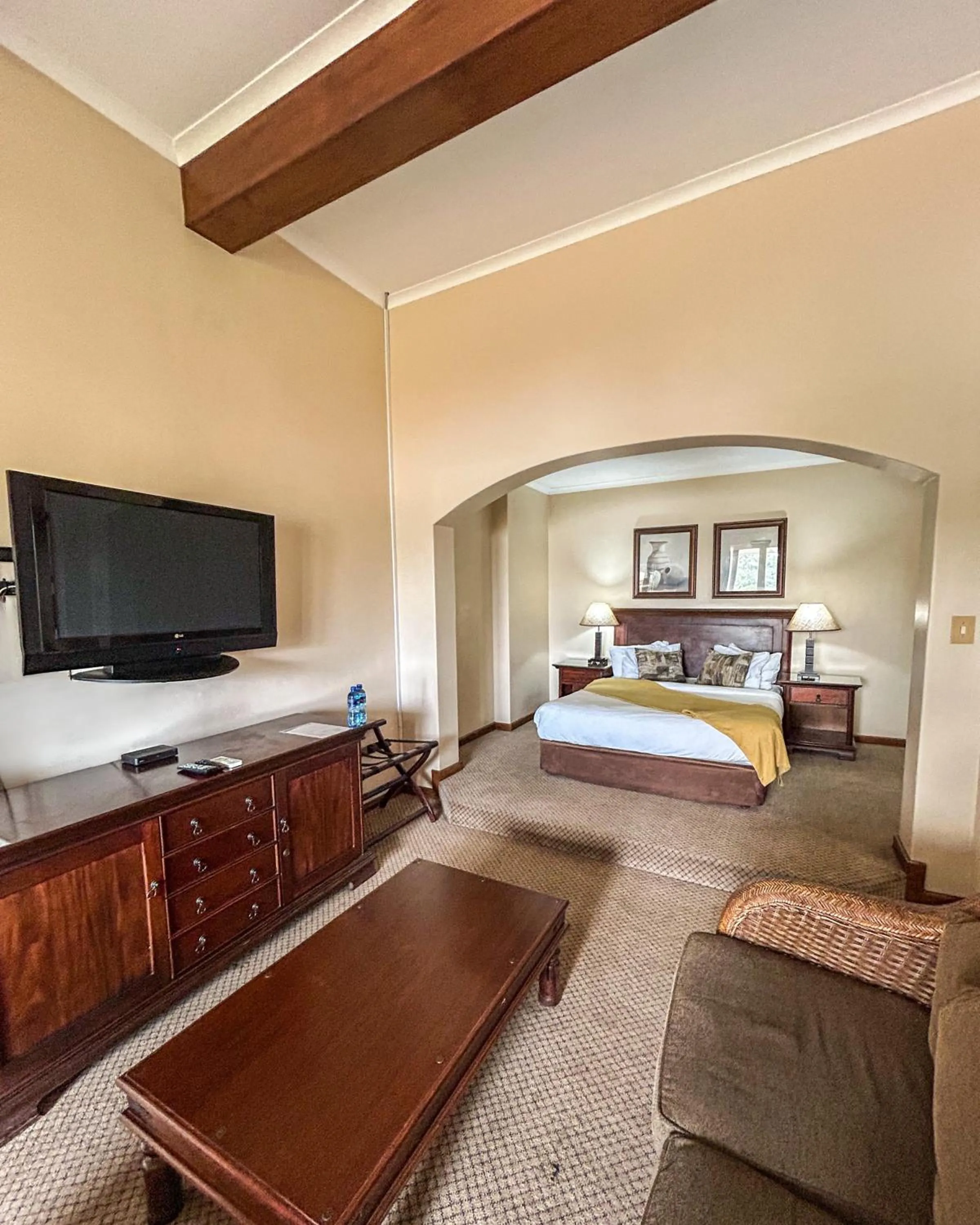 Bedroom, Bed in Riviera on Vaal Resort