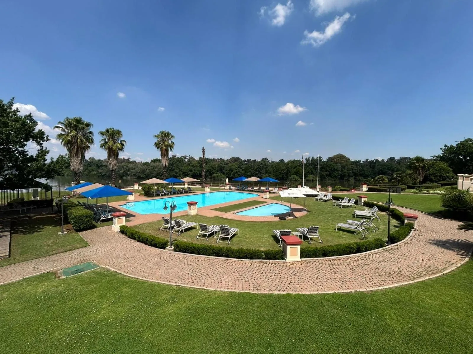 Pool view in Riviera on Vaal Resort