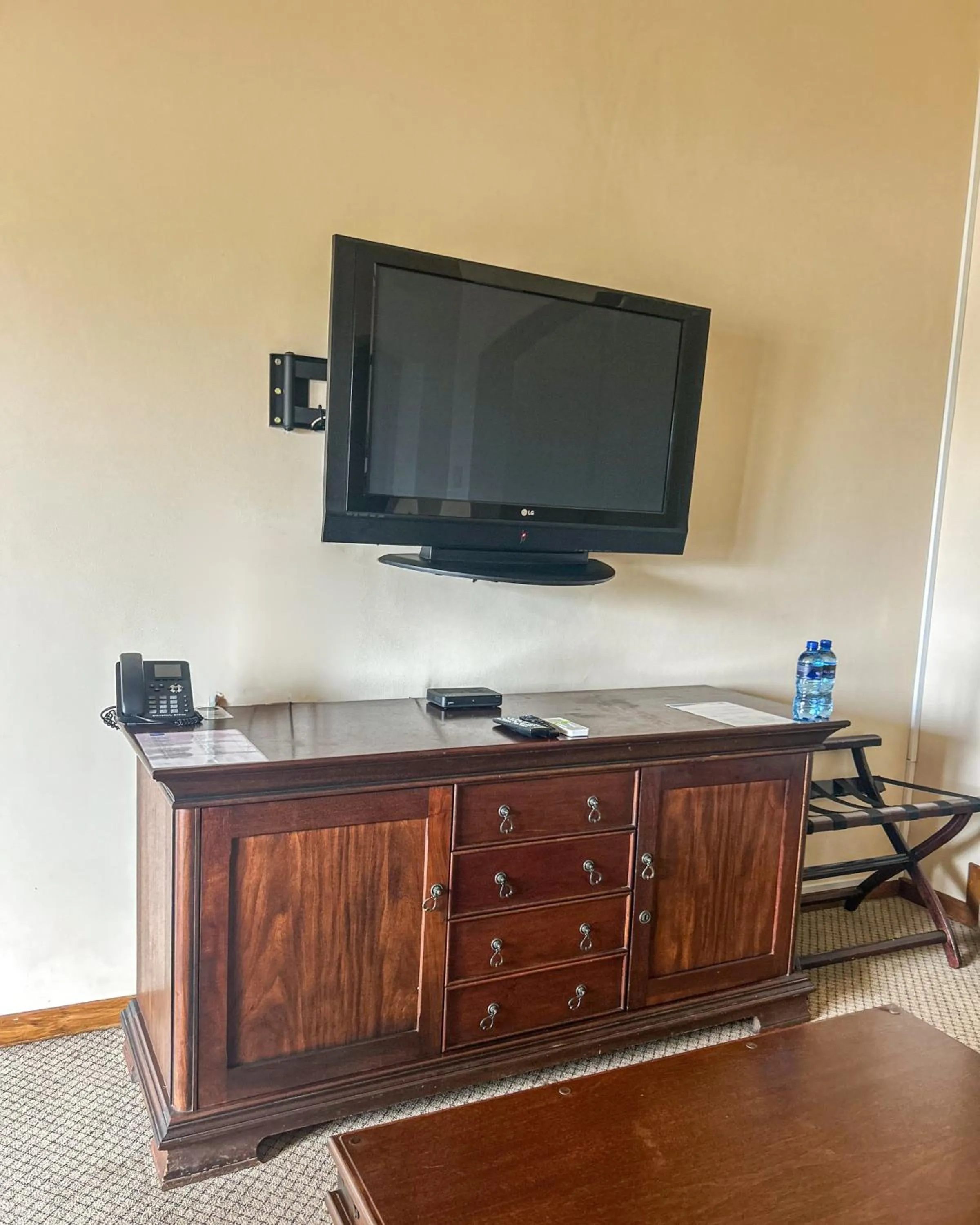 TV and multimedia in Riviera on Vaal Resort