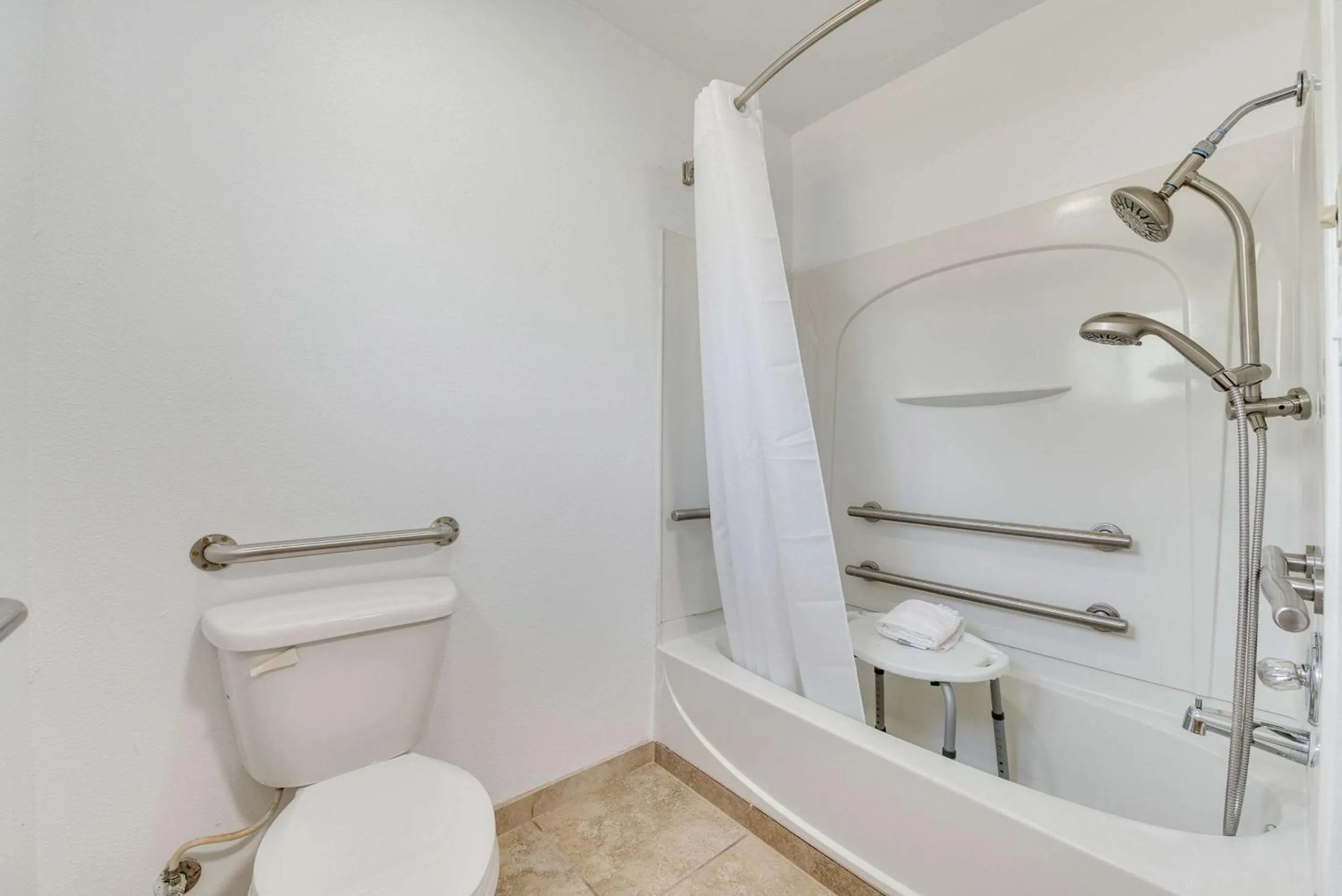 Bathroom in Suburban Studios near Mesa Verde