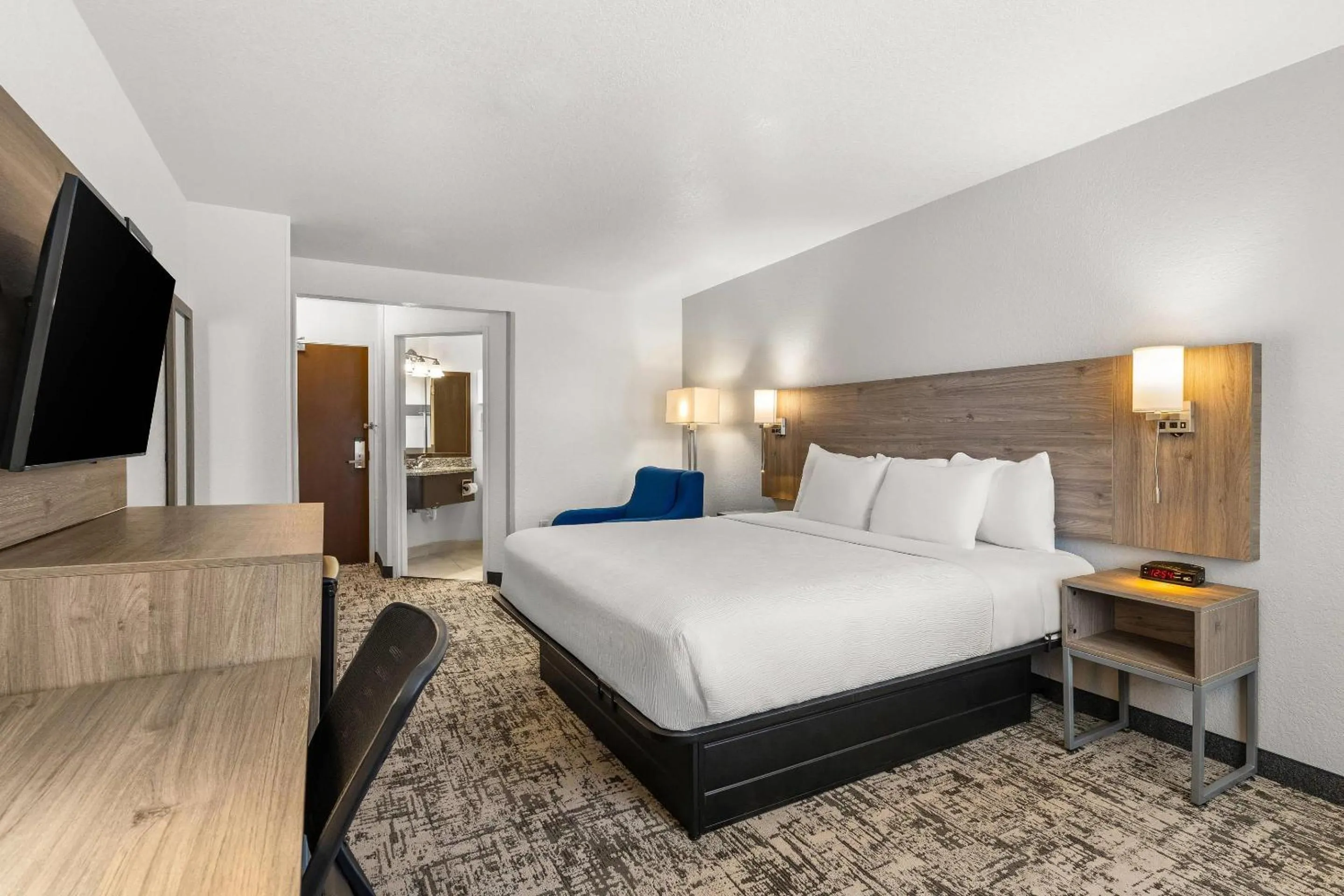Bedroom, Bed in Quality Inn & Suites Denver International Airport