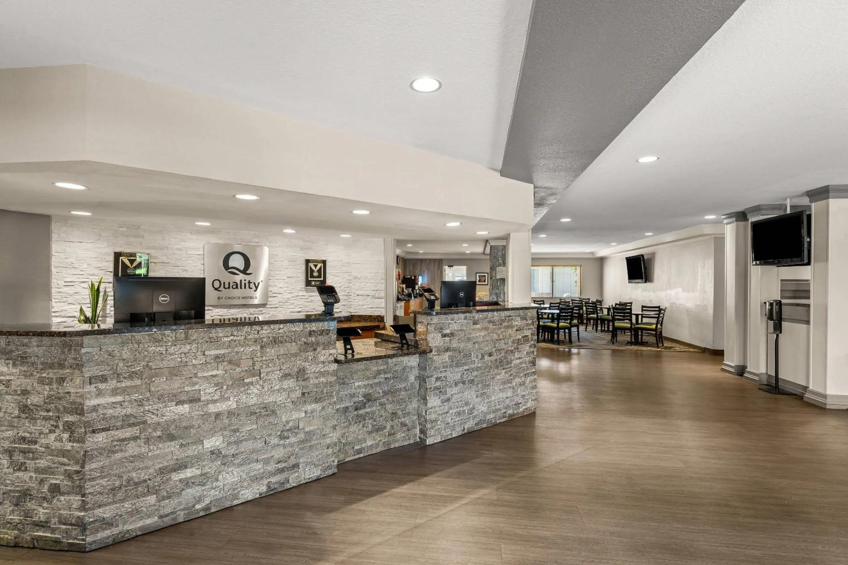 Lobby or reception in Quality Inn & Suites Denver International Airport