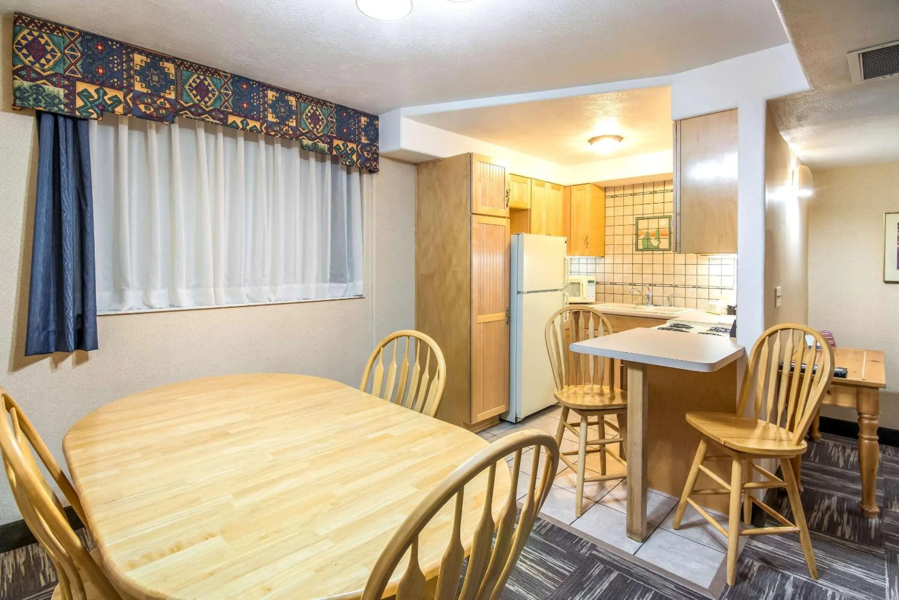 Bedroom in Clarion Inn Grand Junction Airport