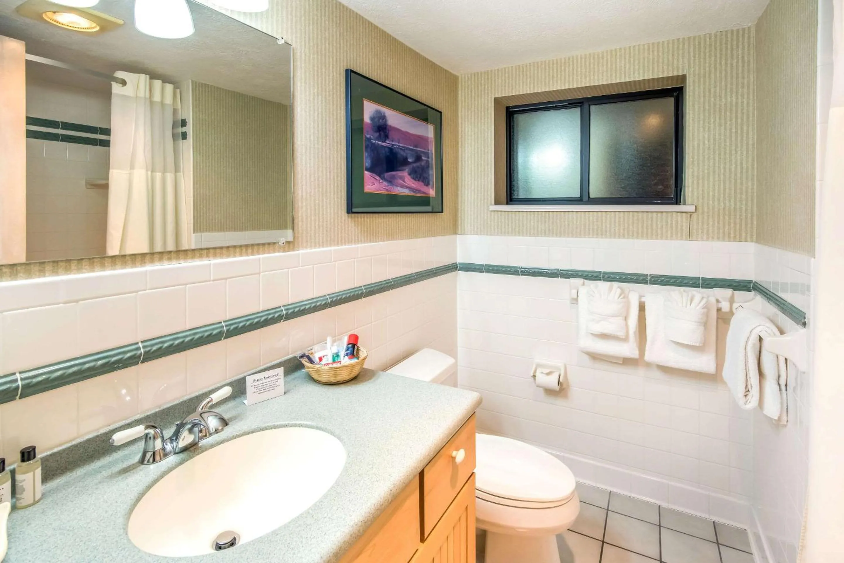 Bedroom in Clarion Inn Grand Junction Airport