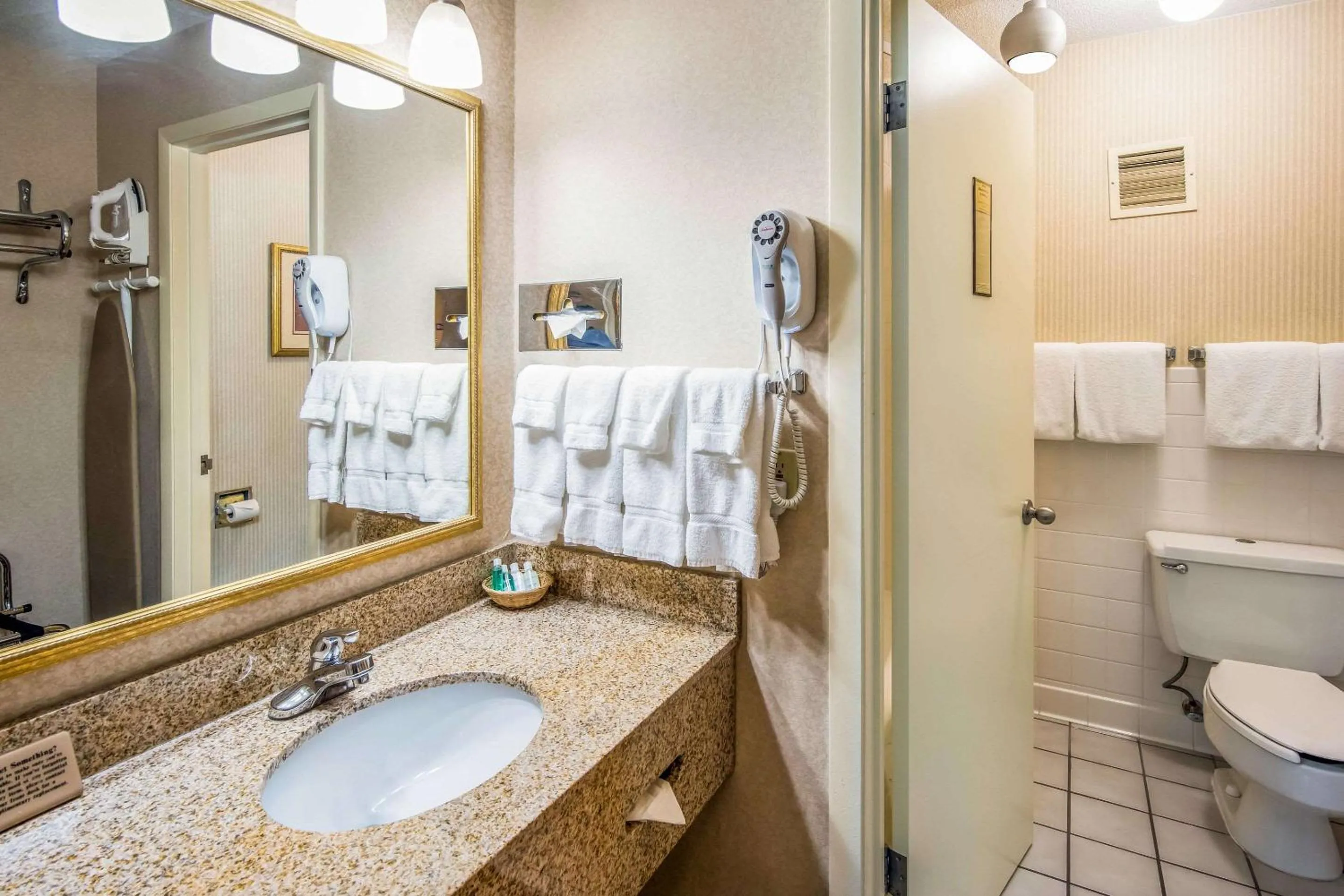 Bedroom in Clarion Inn Grand Junction Airport