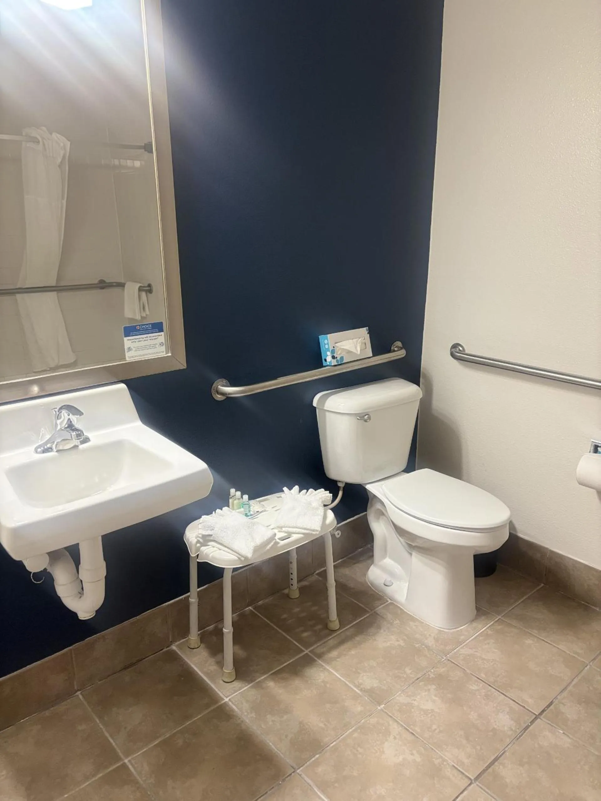 Bathroom in Quality Inn & Suites Lakewood - Denver Southwest