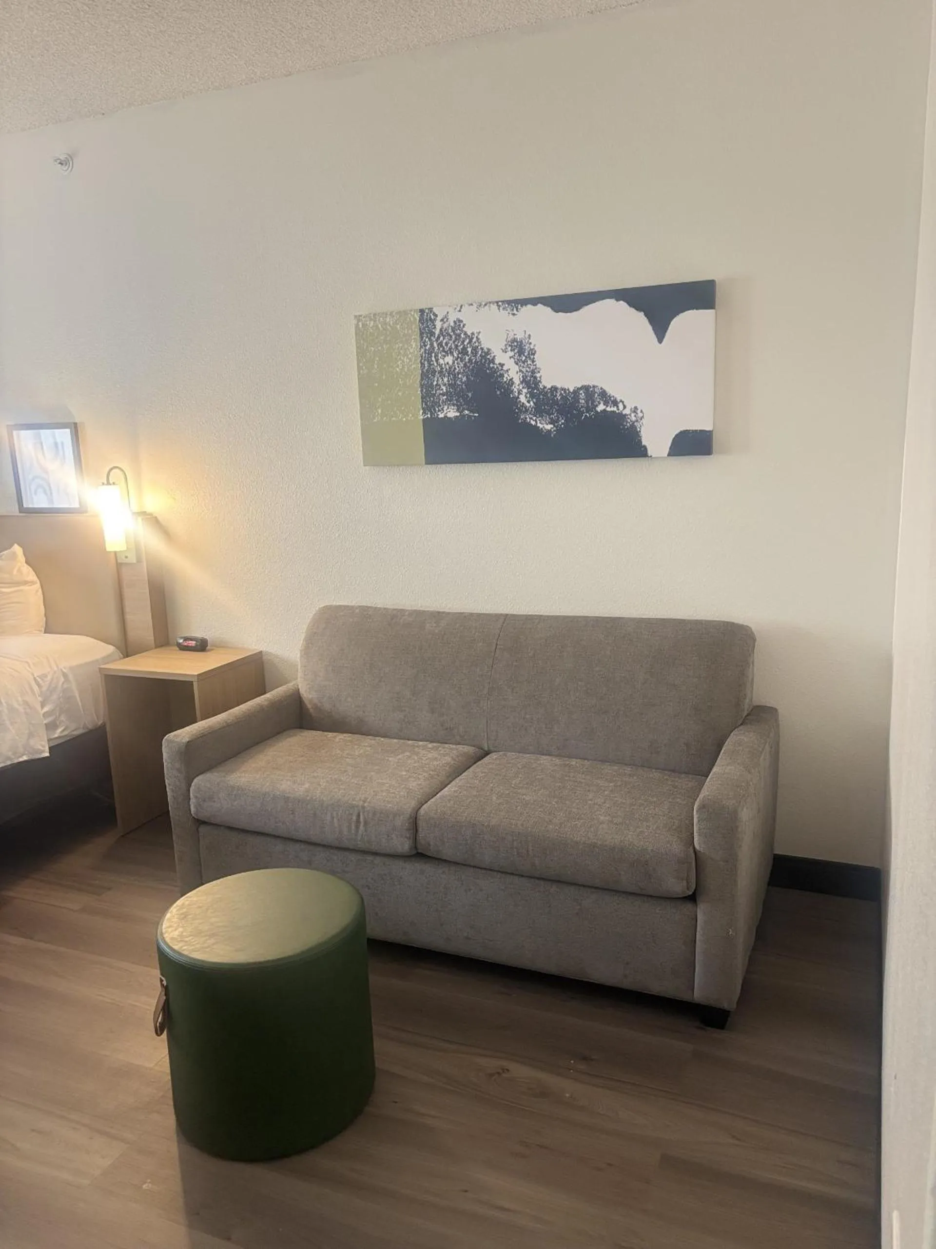 Seating area in Quality Inn & Suites Lakewood - Denver Southwest