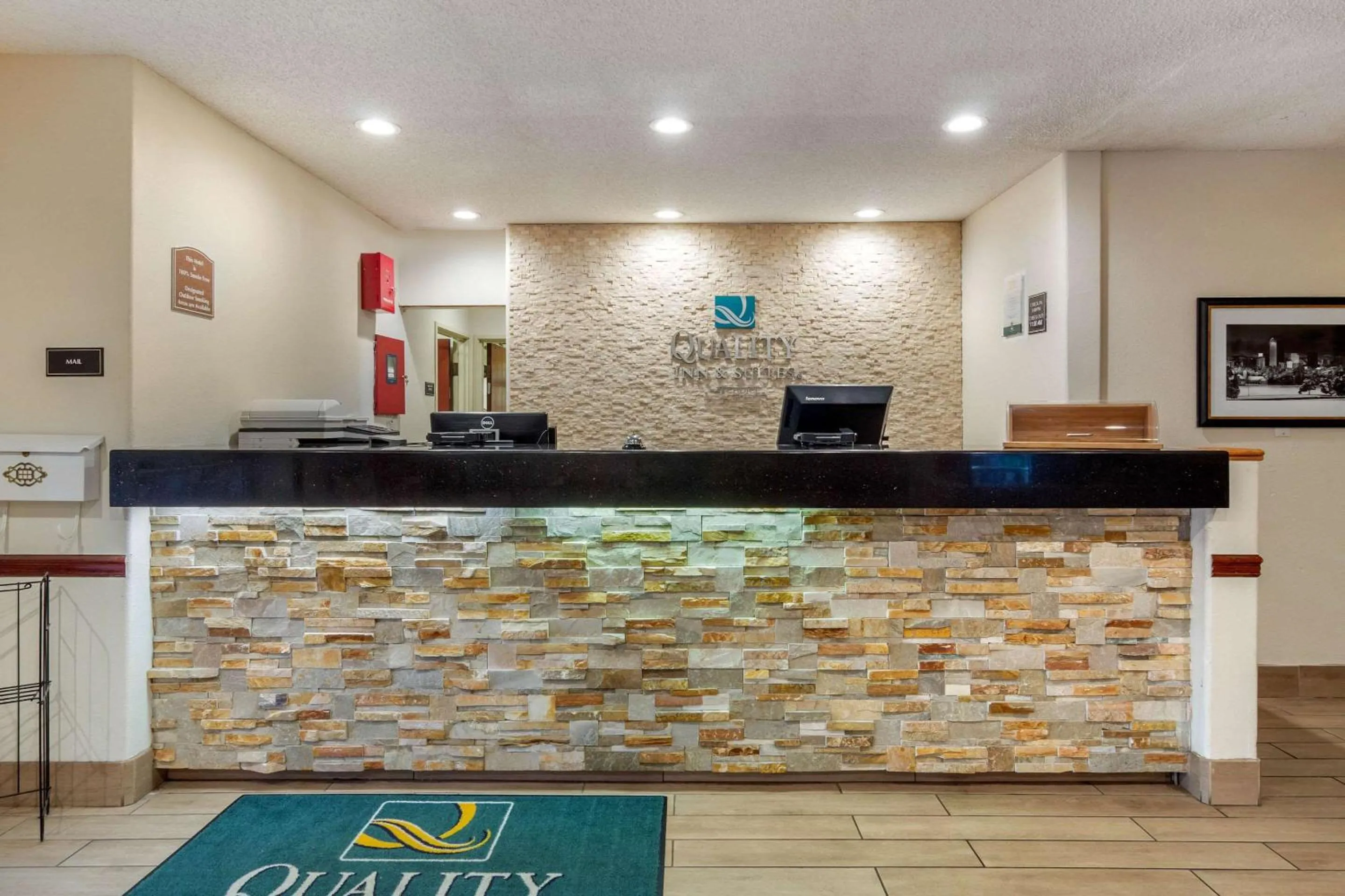 Lobby or reception in Quality Inn & Suites Lakewood - Denver Southwest