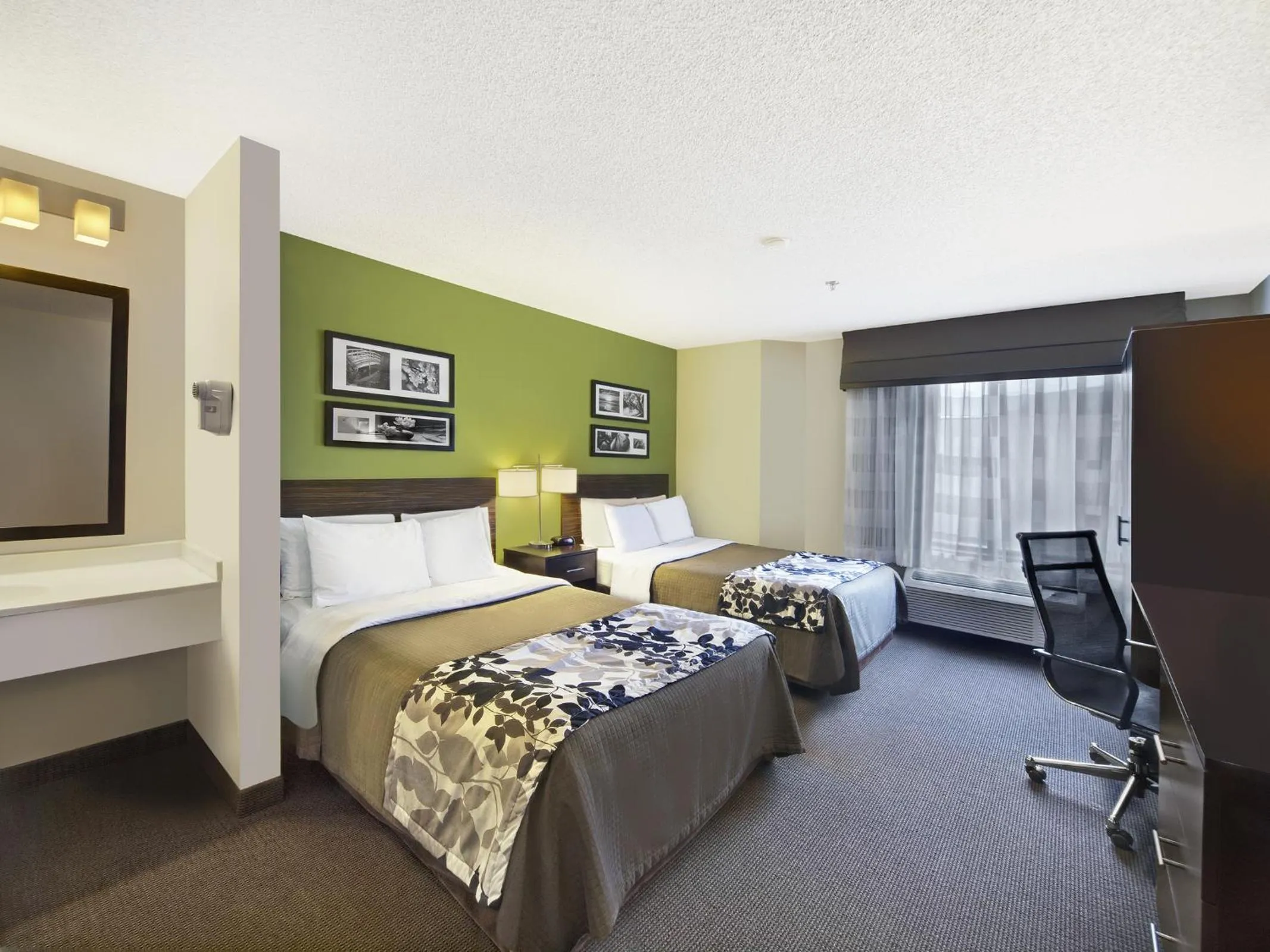 Property building, Bed in Baymont by Wyndham Fort Collins