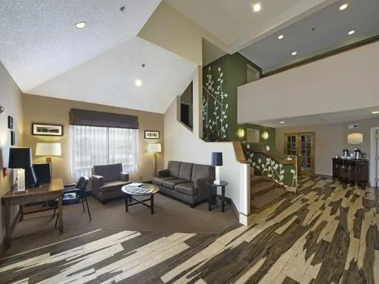 TV and multimedia in Baymont by Wyndham Fort Collins