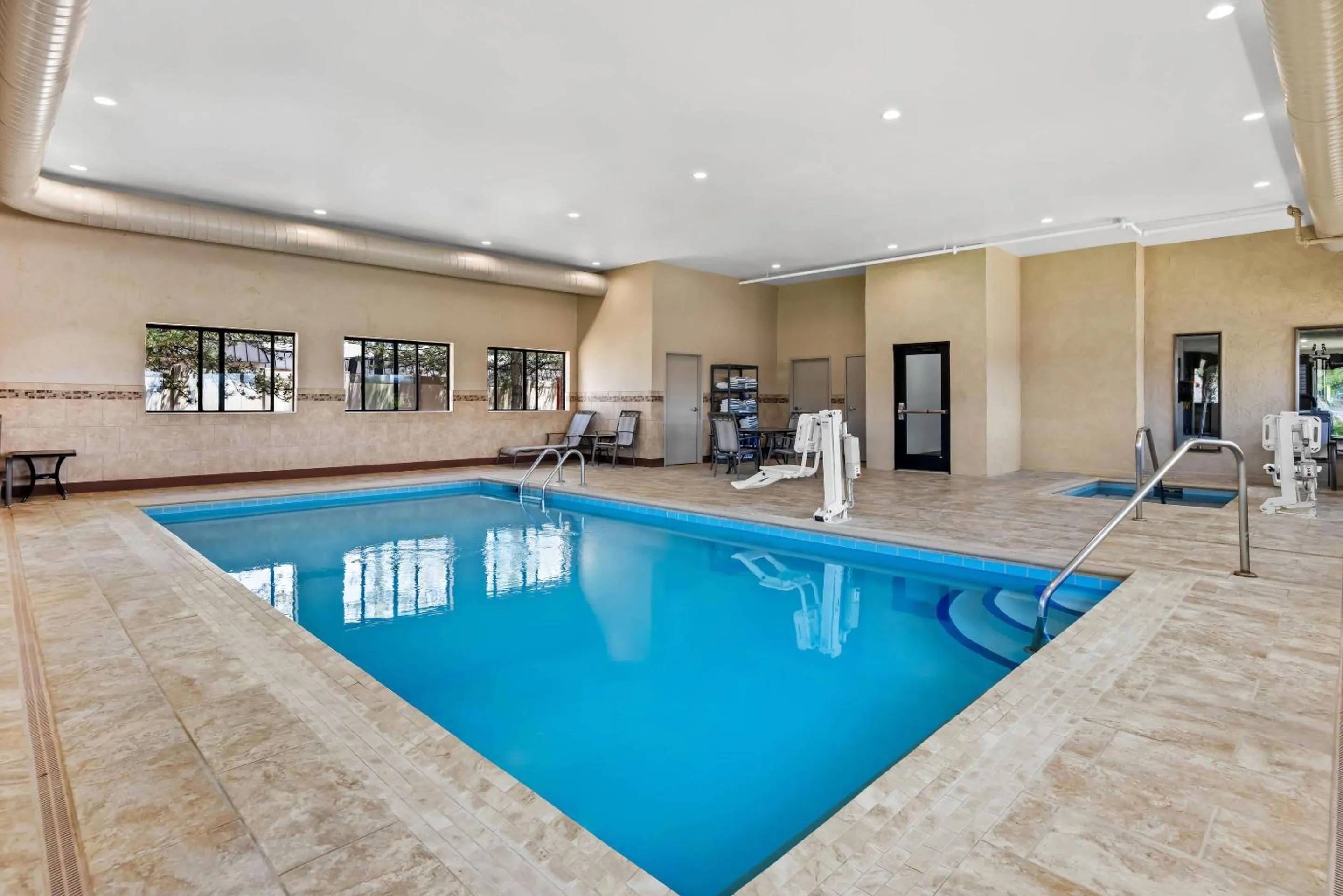 Swimming pool in Comfort Inn Grand Junction I-70