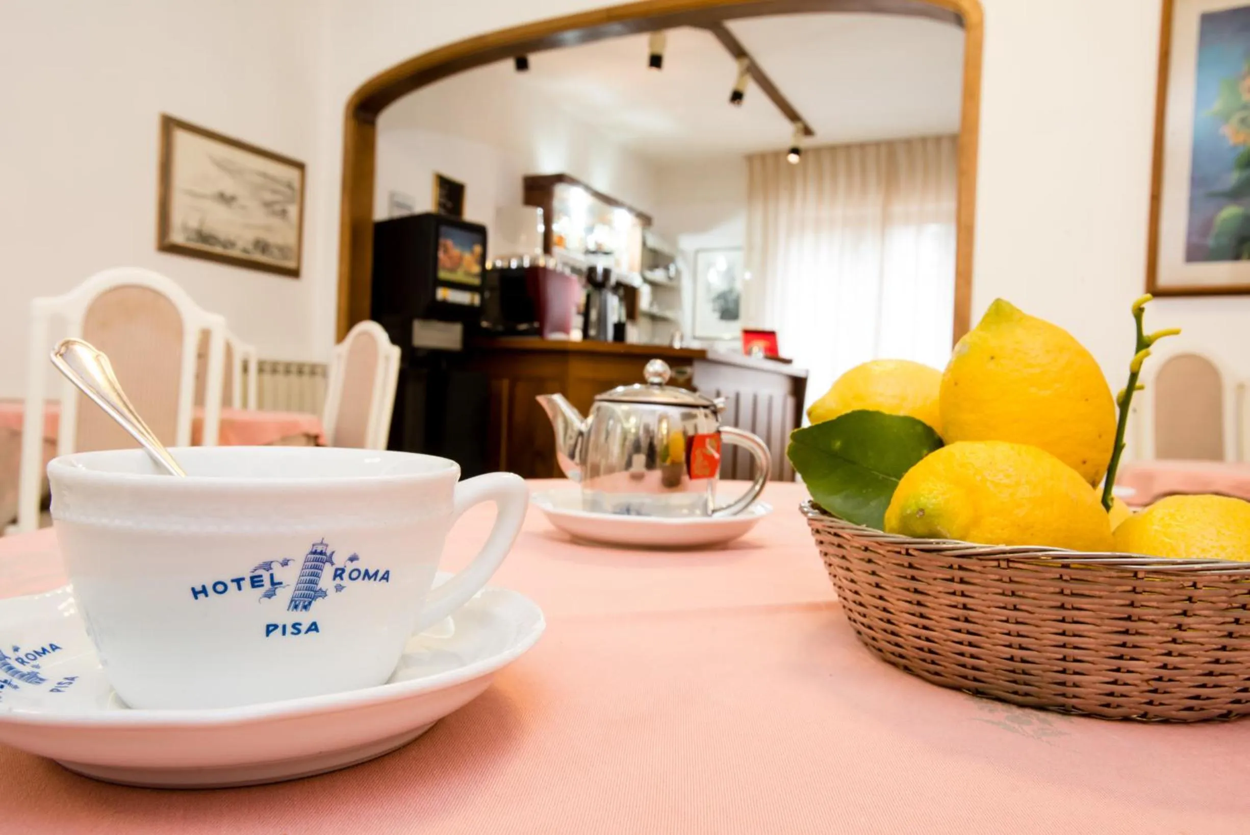 Restaurant/places to eat in Hotel Roma