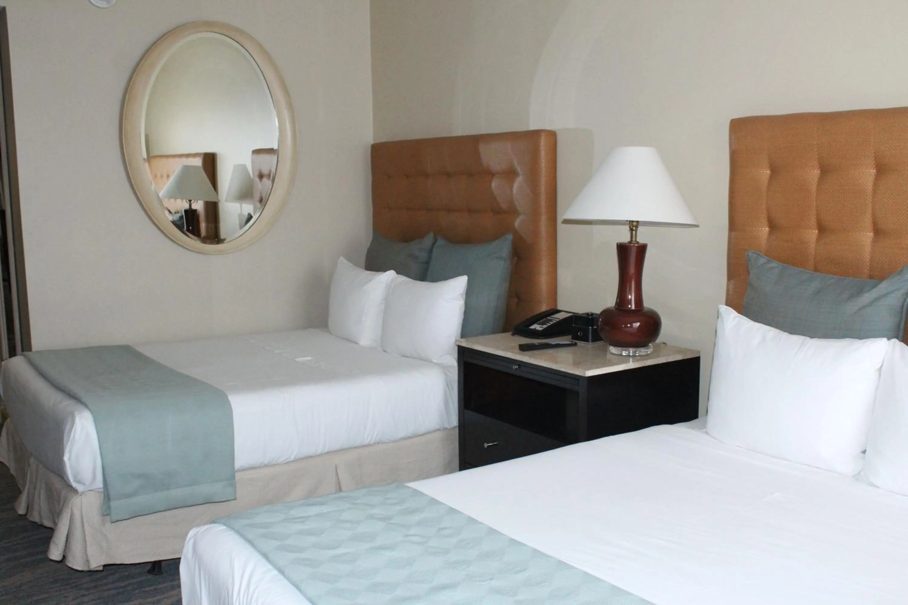 Photo of the whole room, Bed in Four Points by Sheraton San Jose Costa Rica