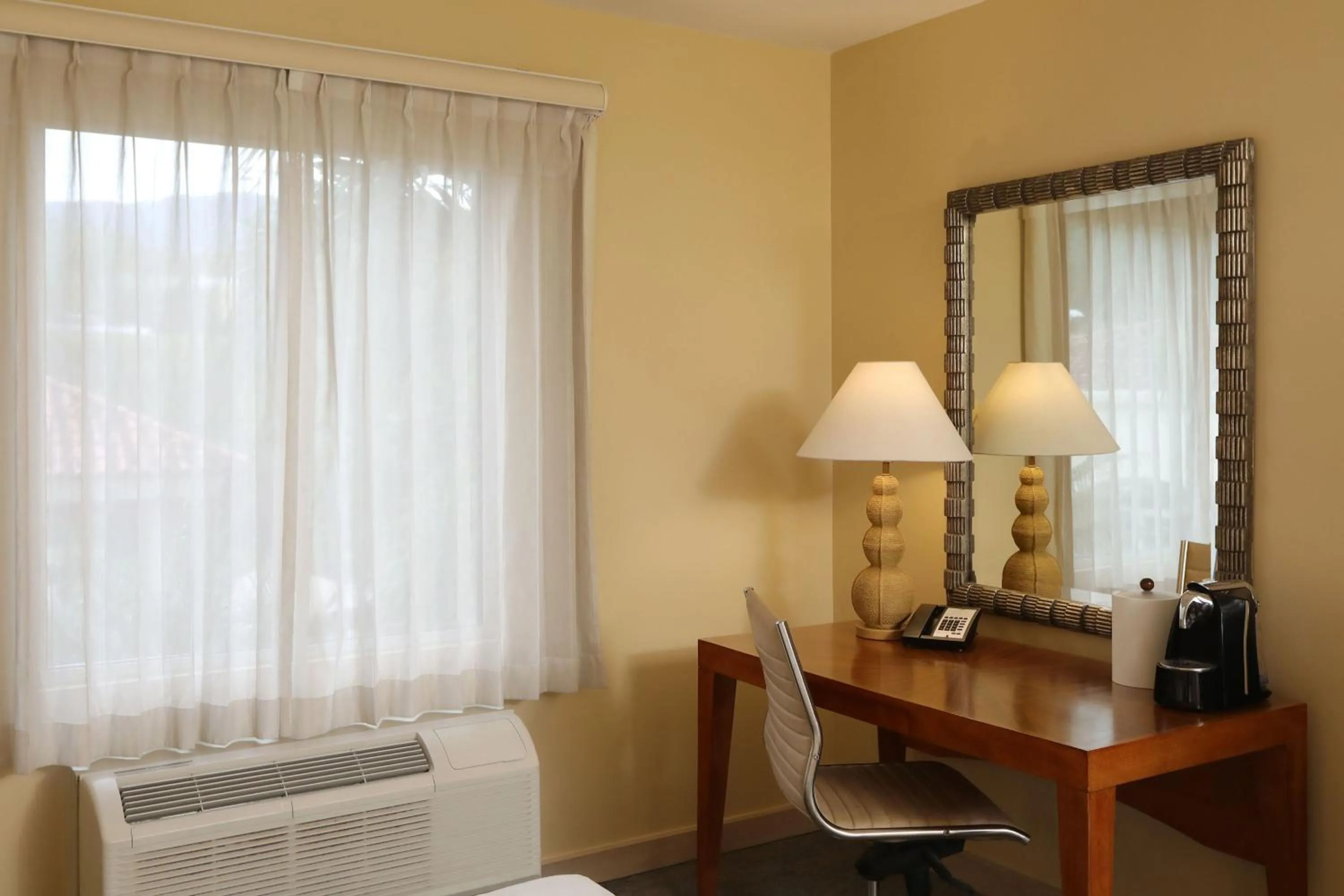 Photo of the whole room in Four Points by Sheraton San Jose Costa Rica