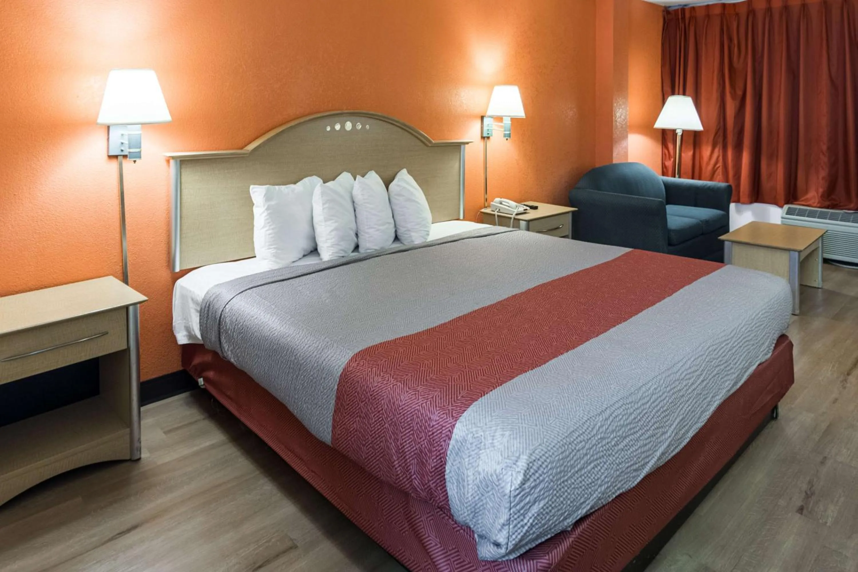 Bedroom, Bed in Motel 6-Groton, CT - Casinos nearby