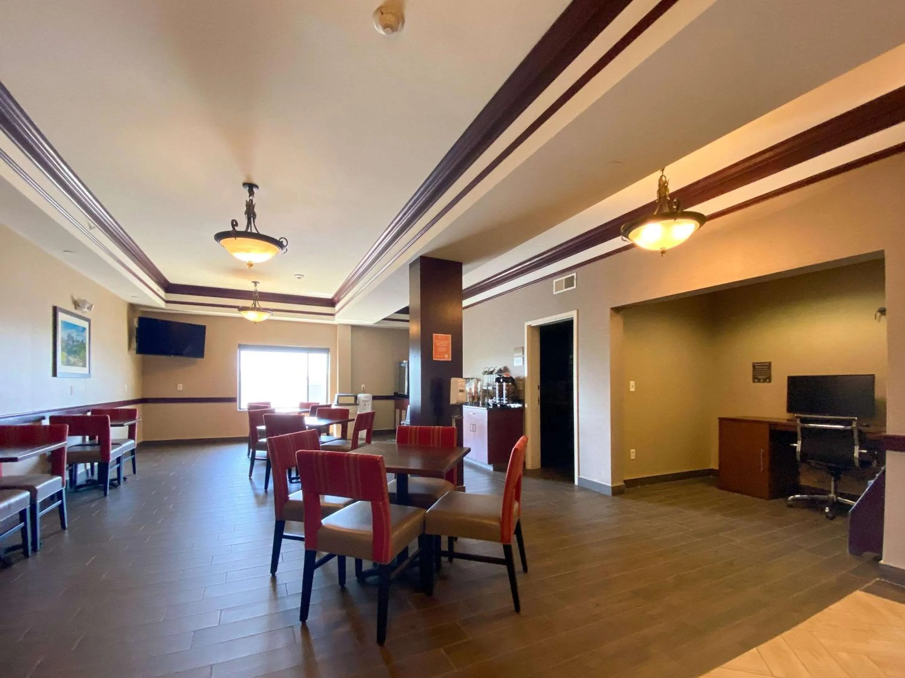 Restaurant/places to eat in Comfort Inn East Windsor - Springfield