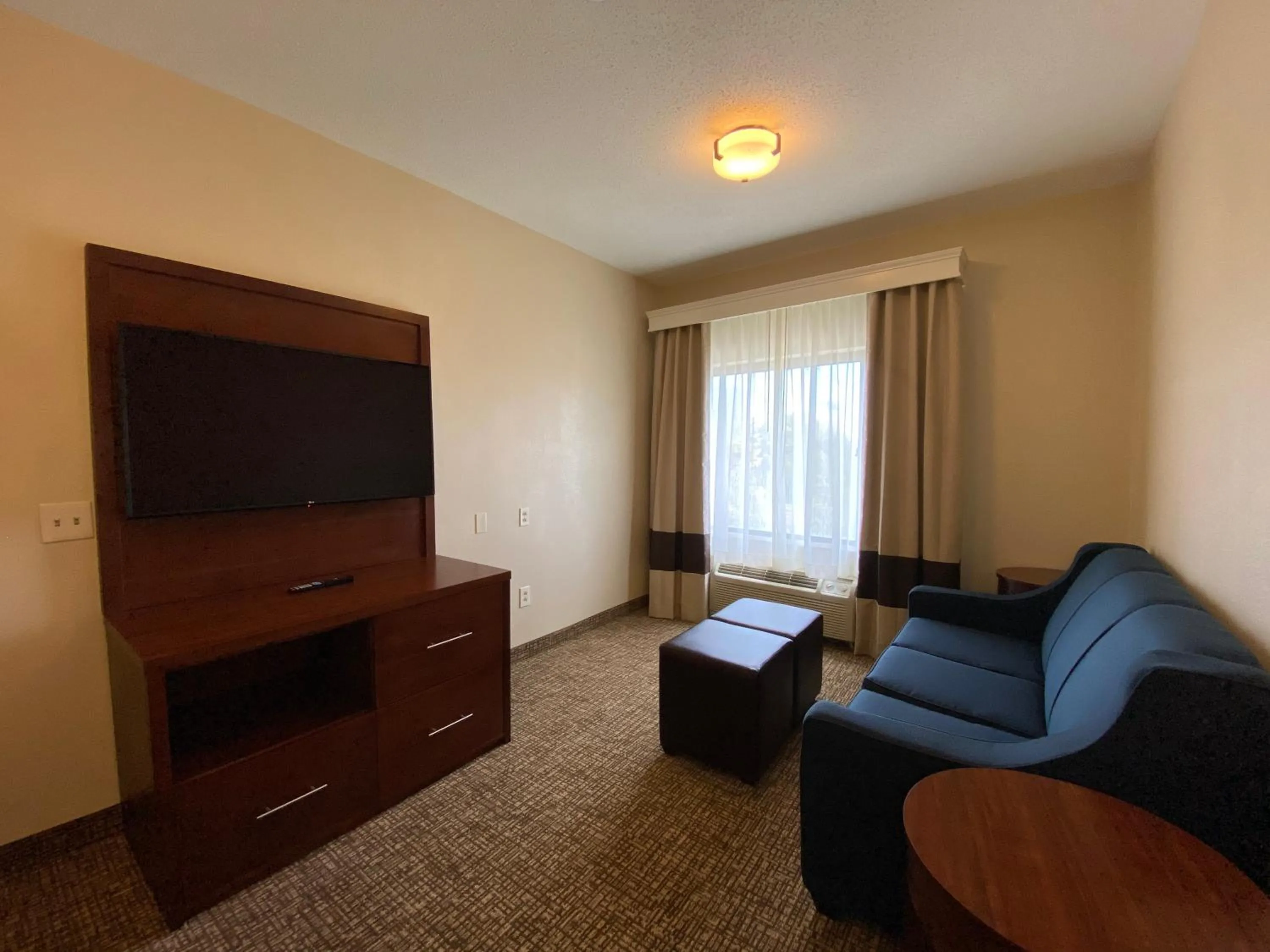 Living room in Comfort Inn East Windsor - Springfield