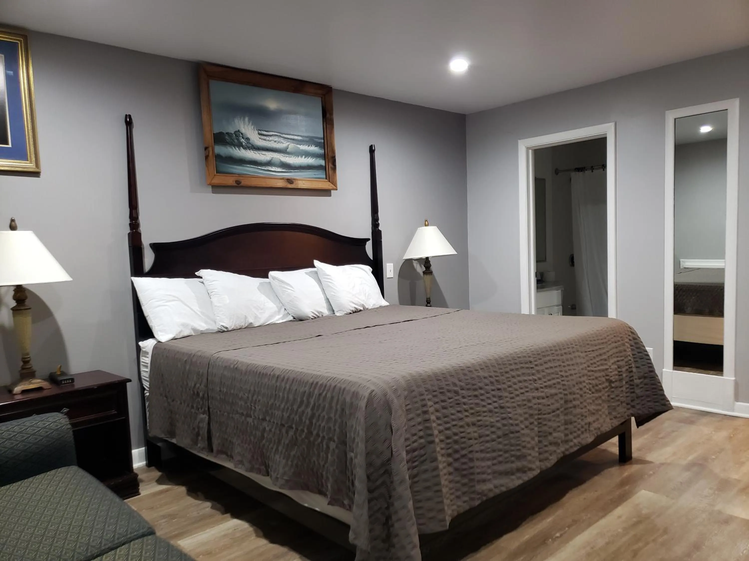 Bed in Rodeway Inn Waterford - New London