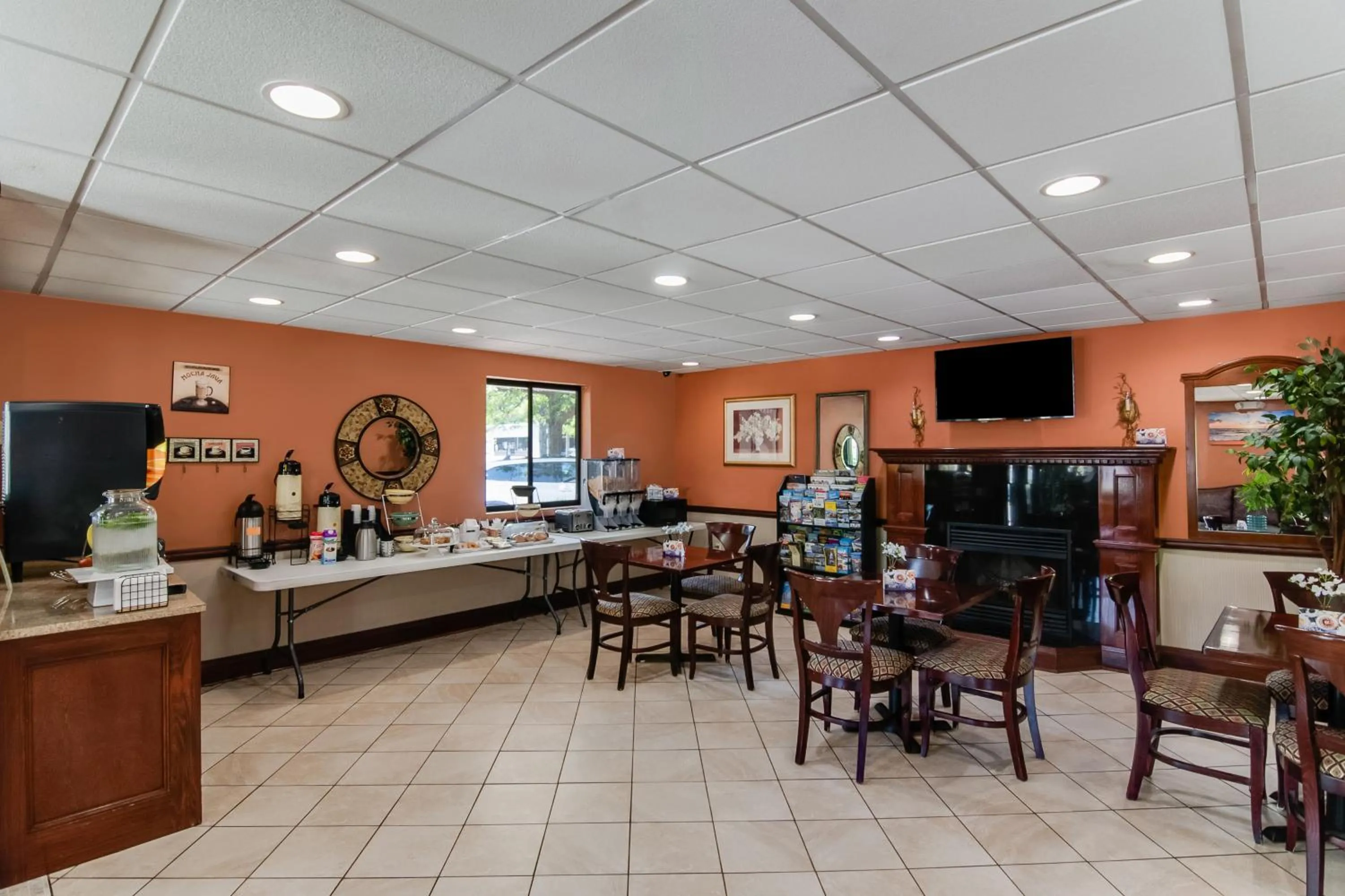 Restaurant/places to eat in Americas Best Value Inn Torrington, CT