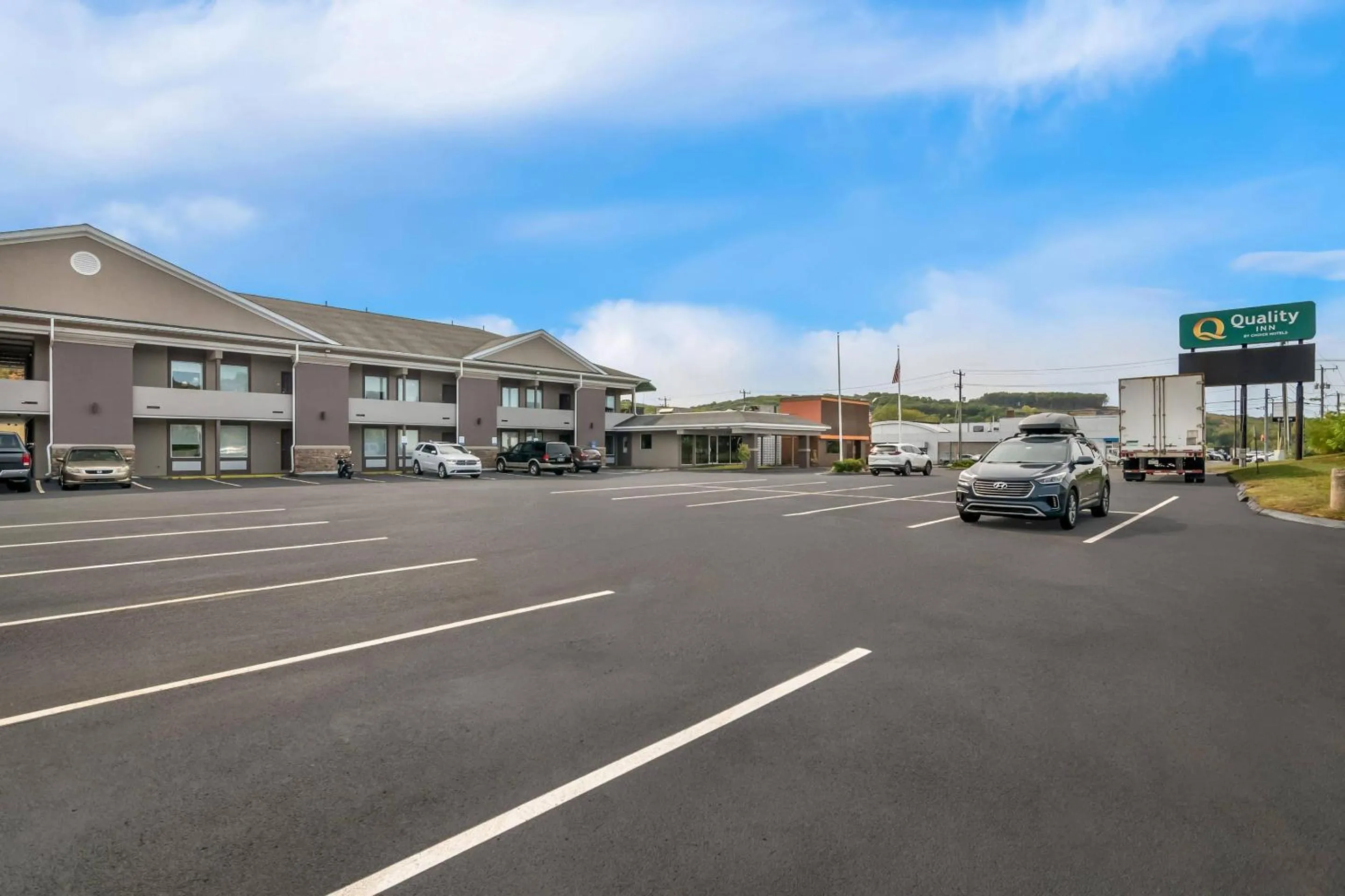 Property building in Quality Inn Waterbury East