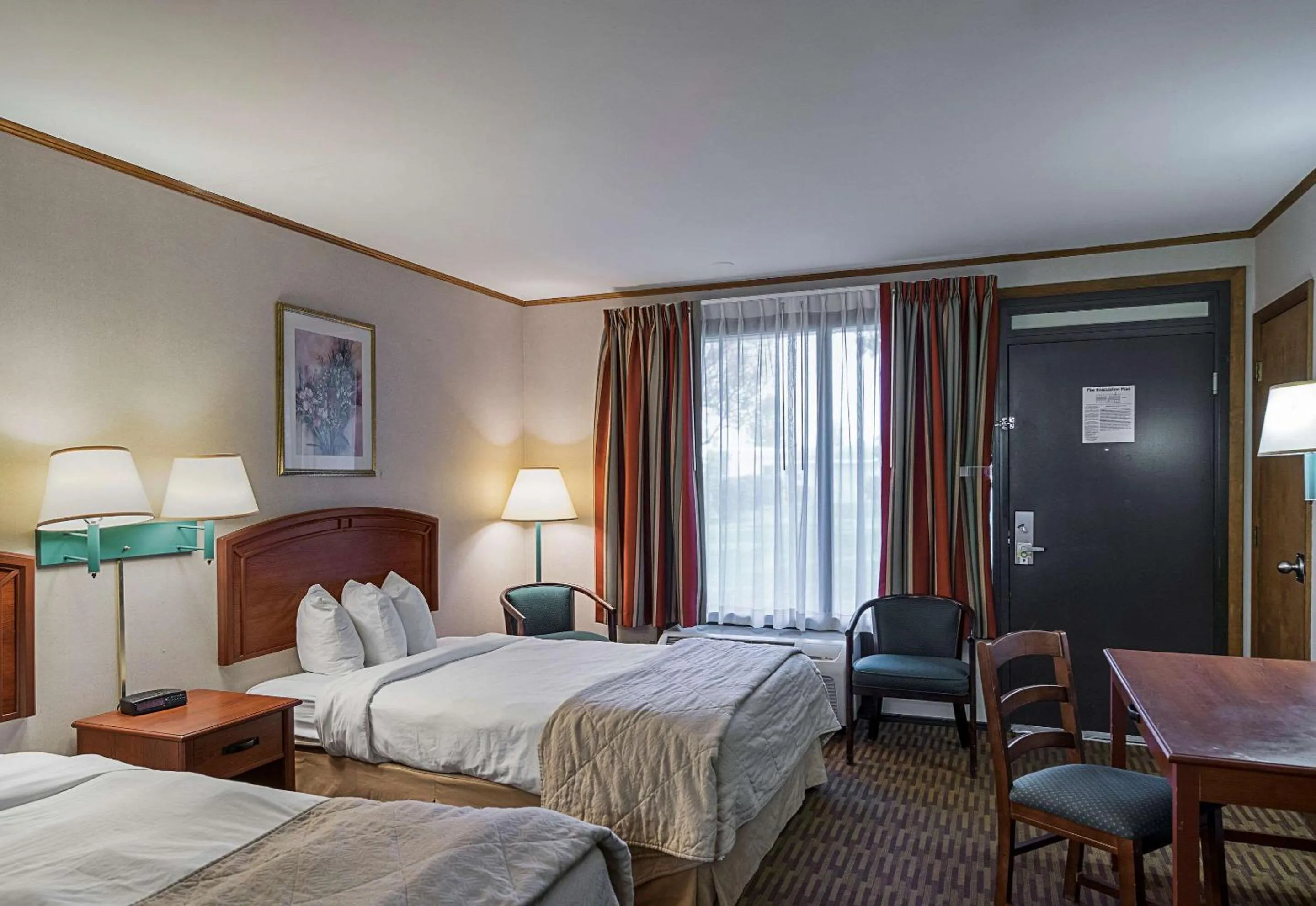 Photo of the whole room in Quality Inn & Suites Skyways