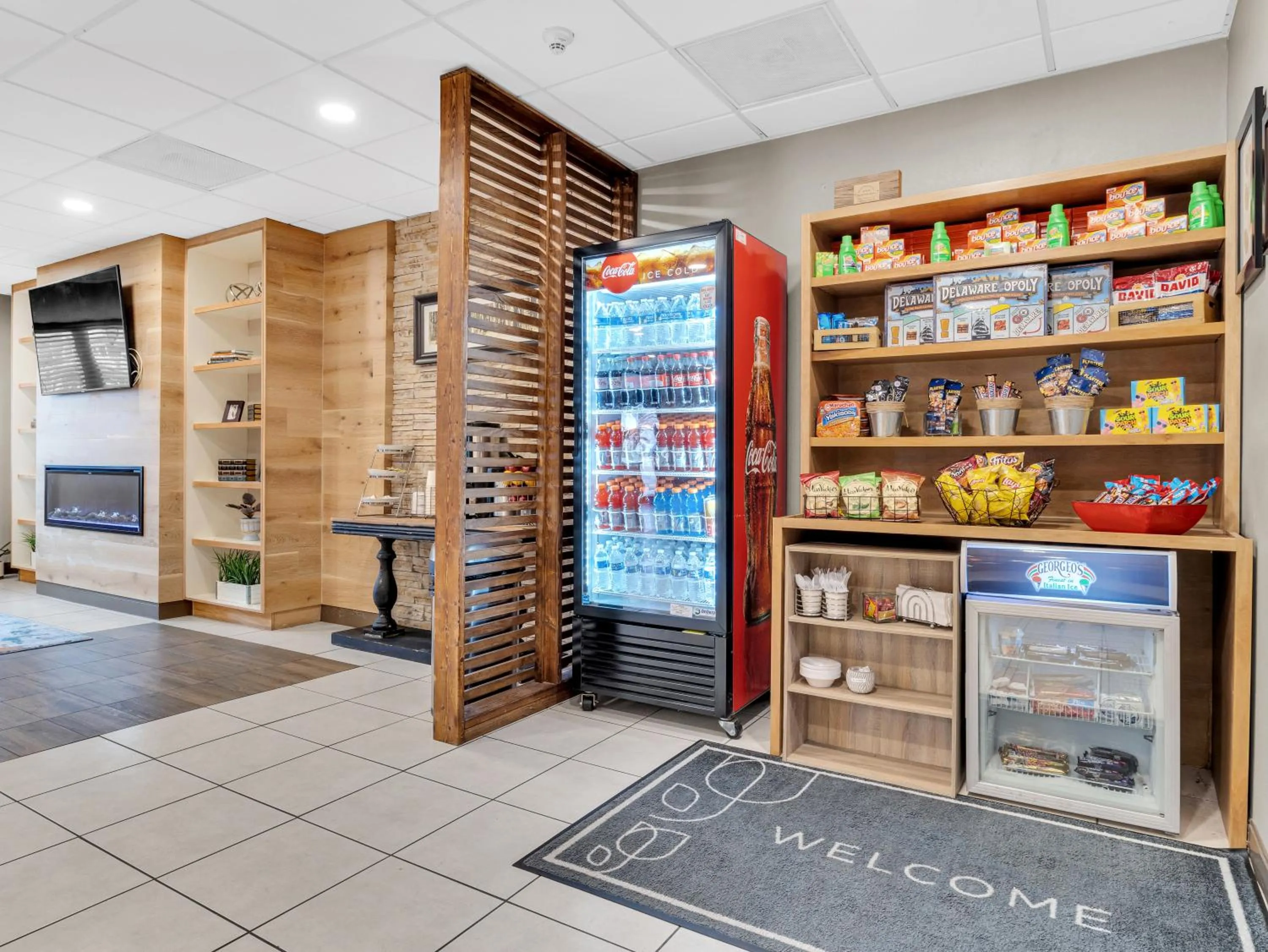 Shopping Area in Country Inn & Suites by Radisson Rehoboth Beach - Dewey