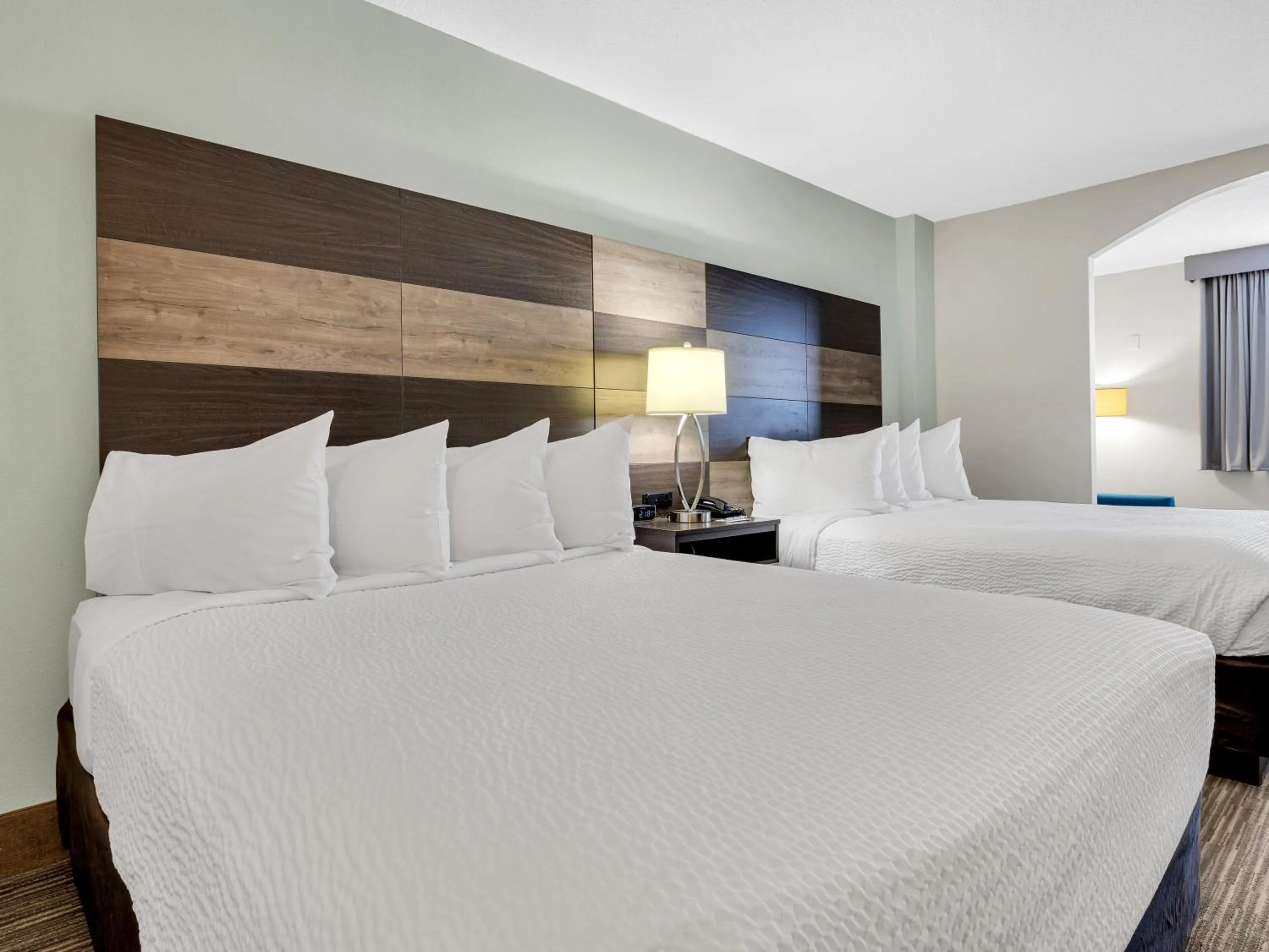 Bed in Country Inn & Suites by Radisson Rehoboth Beach - Dewey