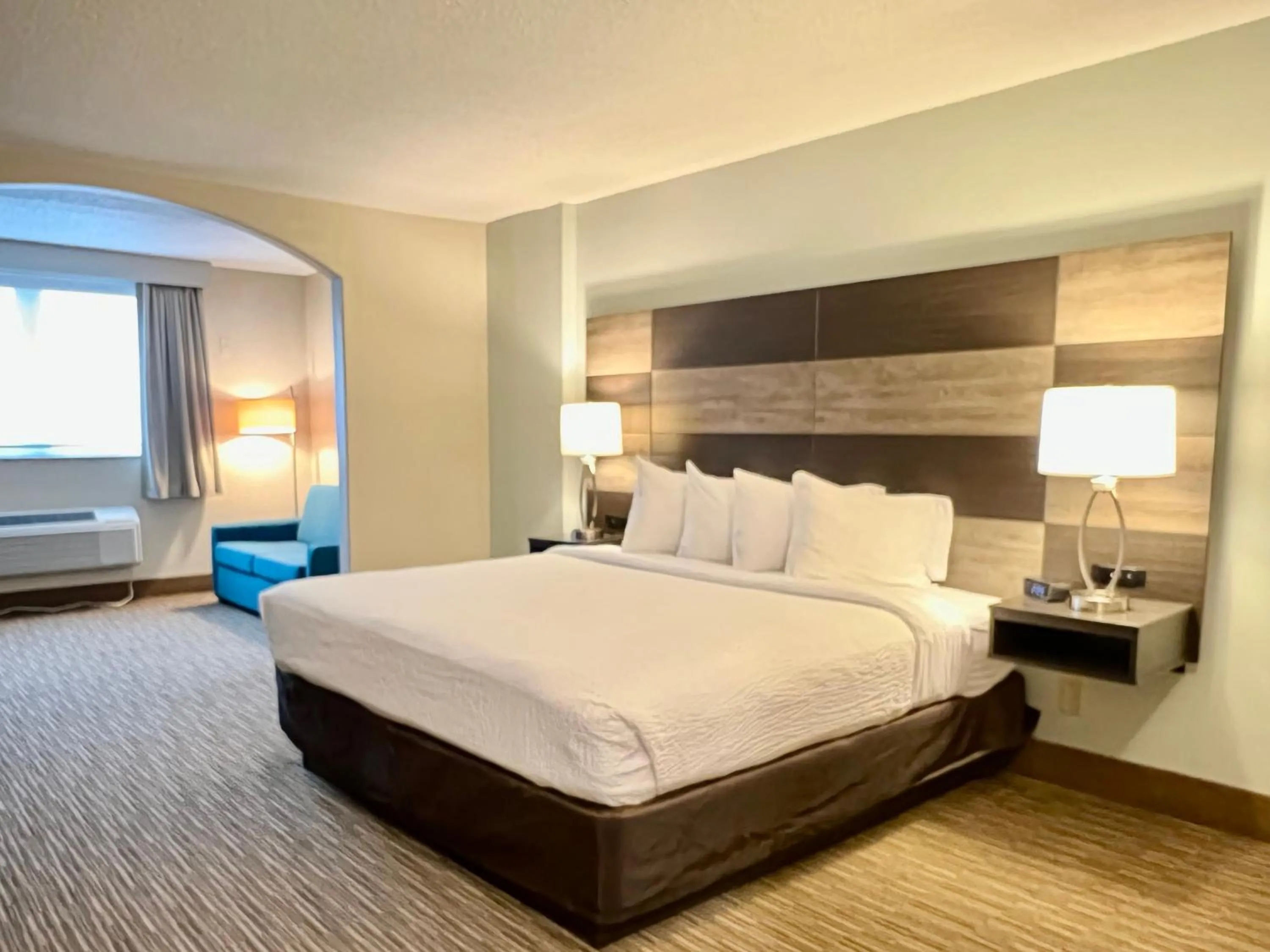 Bed in Country Inn & Suites by Radisson Rehoboth Beach - Dewey